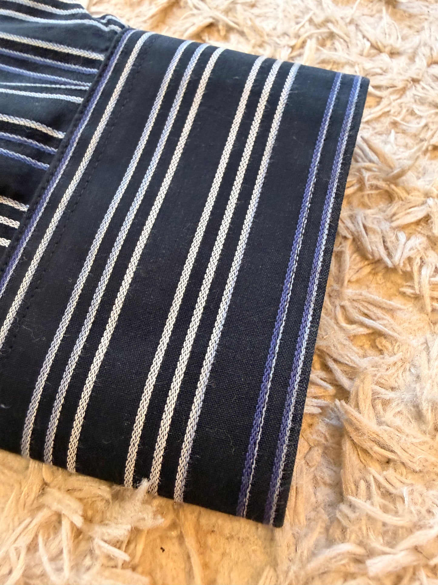 Chemise Perry Ellis Rayures Verticales Fines Noir/Bleu/Violet/Blanc 100% Coton Boutonnière Cachée – Homme – Taille S