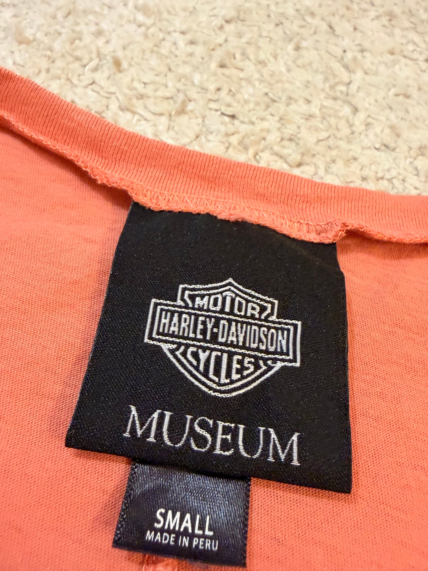 T-shirt Harley-Davidson Museum Corail/Orange Délavé – Femme – Taille S