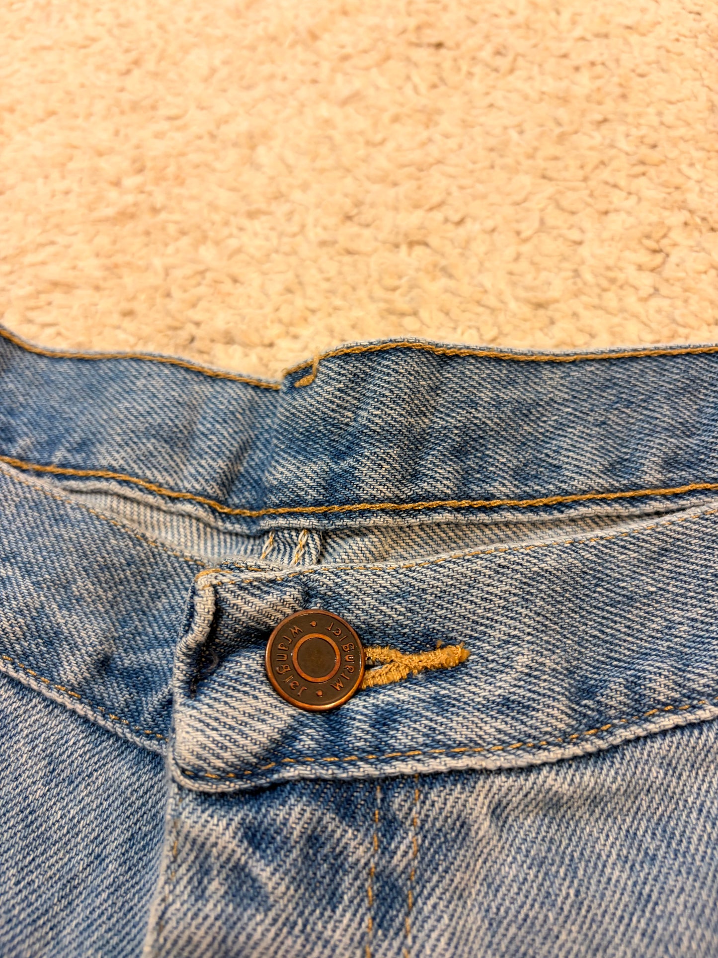 Jean Wrangler Premium Quality Bleu Clair Straight Fit 100% Coton – Taille W40 L32 | Seconde Main
