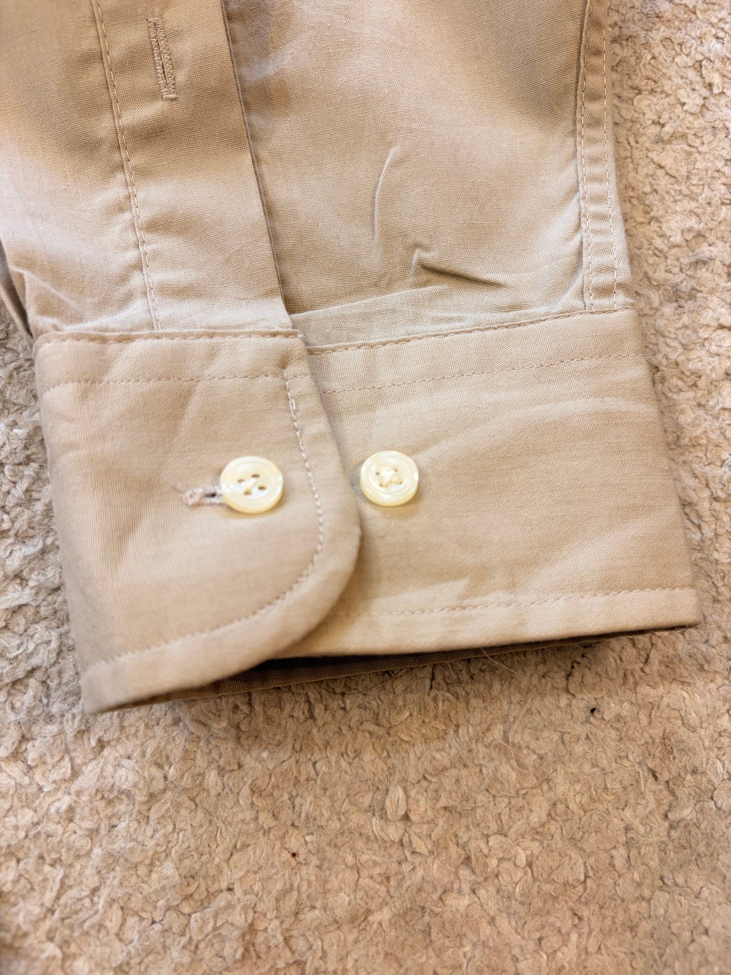 Chemise Pierre Cardin Beige Manches Longues – Neuve avec Étiquette – Taille L (16½)