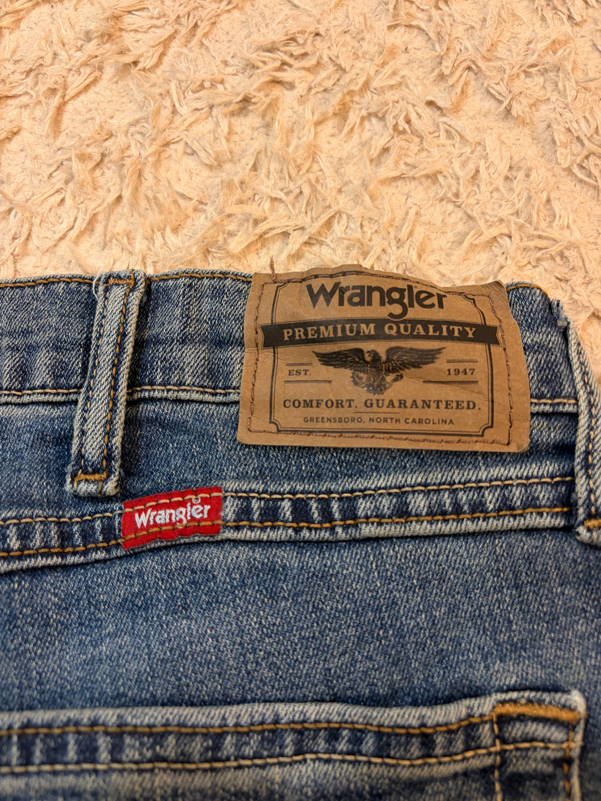 Jean Wrangler Premium Quality Relaxed Boot Bleu Délavé Coton Spandex W34/L34 (FR 44) – Homme – Très Bon état
