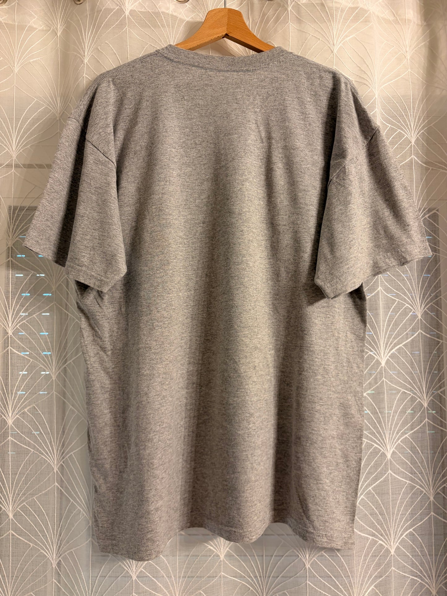 T-shirt Disney Parks 2017 Collector Gris Feu d'Artifice – Taille L | Seconde Main