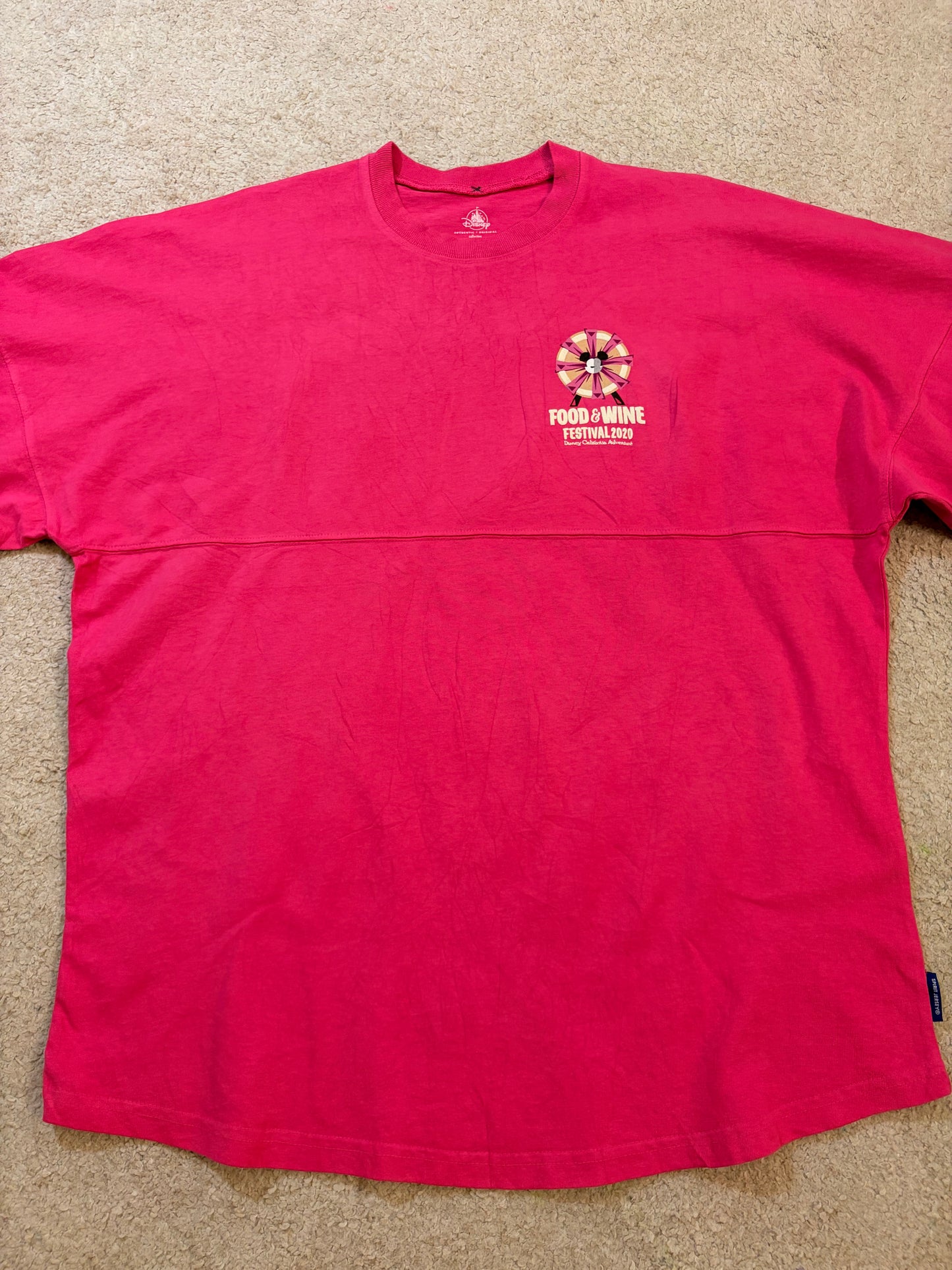 Spirit Jersey Disney Parks EPCOT Food & Wine Festival Mickey Chef Rose Fuchsia – Oversize – Taille M