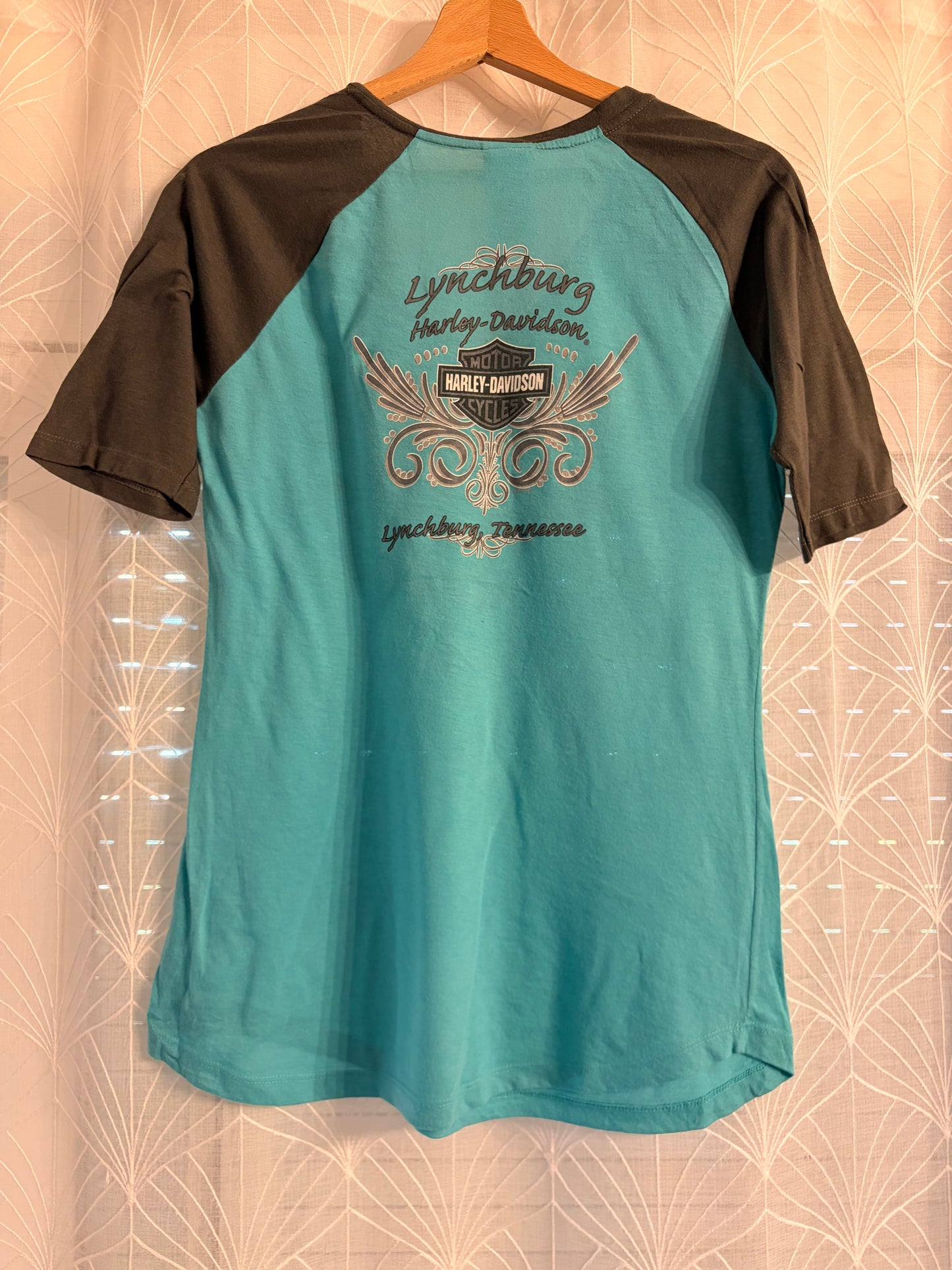 T-shirt Harley-Davidson Lynchburg Tennessee Raglan Bicolore Bleu Turquoise/Gris Logo Métallisé – Femme – Taille M