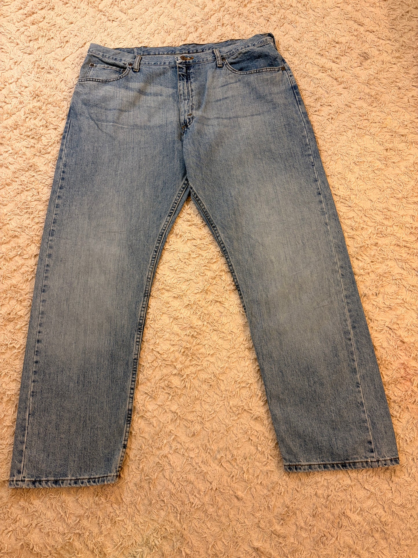 Jean Wrangler Premium Quality Relaxed Fit Bleu Clair Délavé 100% Coton W40/L30 (FR 48-50) – Homme Grande Taille – Très Bon état