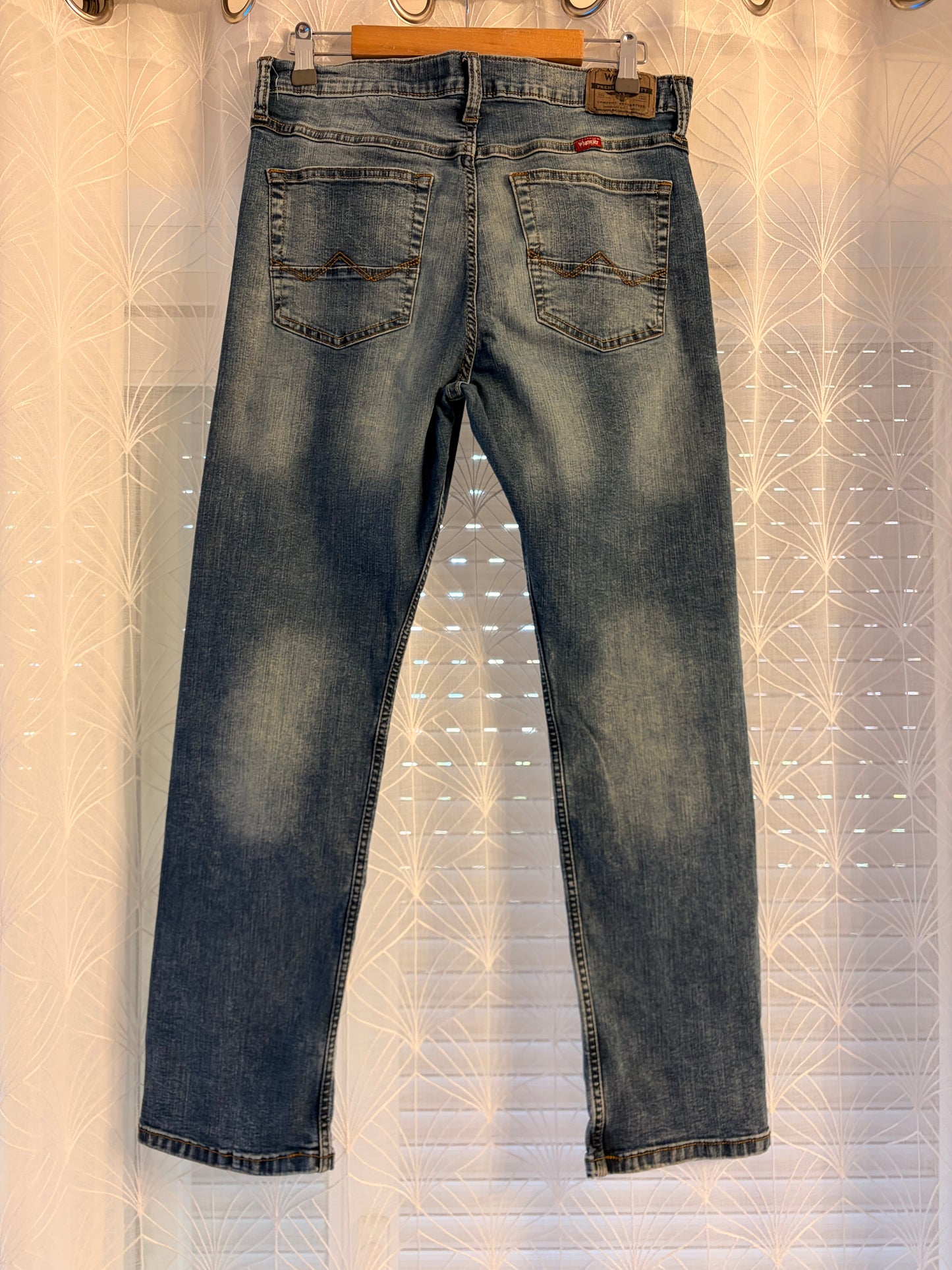 Jean Wrangler Slim Straight Stretch Bleu Délavé 75% Coton 22% Polyester 3% Spandex W32/L30 – Homme – Taille 42