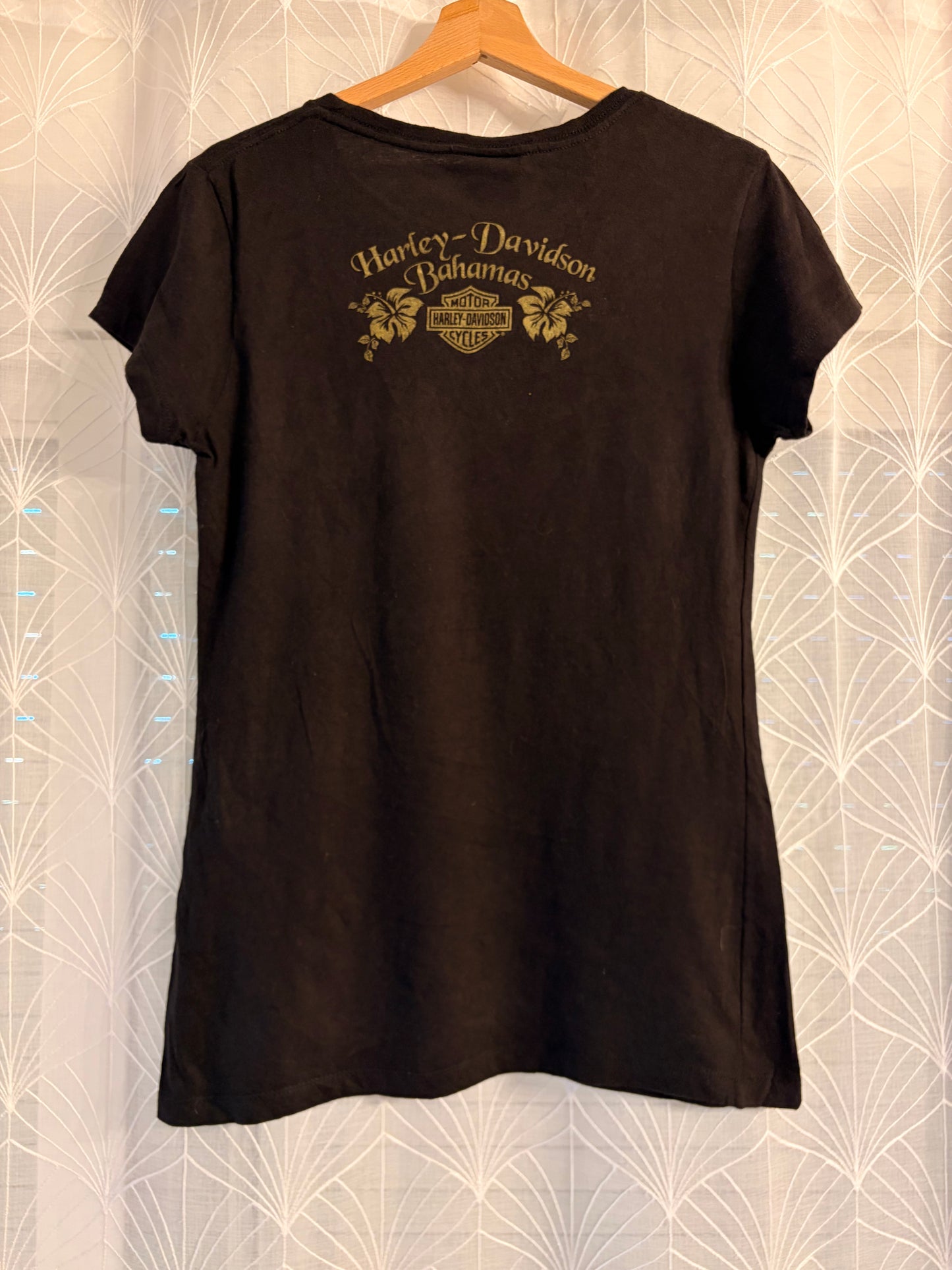 T-shirt Harley-Davidson Bahamas Noir Imprimé Doré Tatouage Roses Ancre Hibiscus 100% Coton – Unisexe – Taille XL