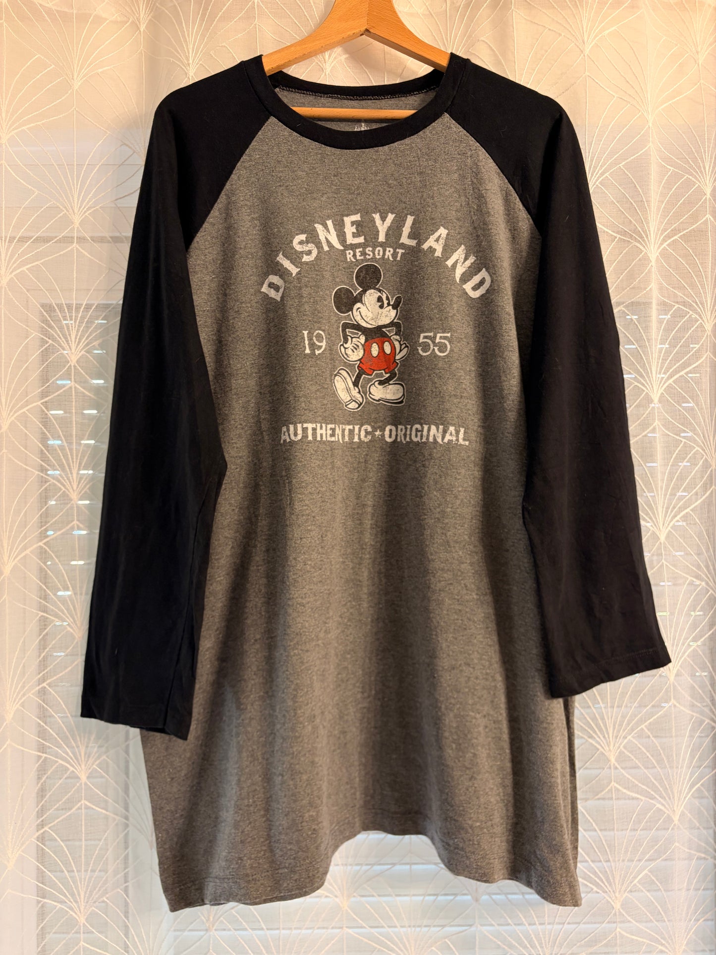 T-shirt Raglan Baseball Disneyland Resort 1955 Mickey – Gris/Noir – Taille L