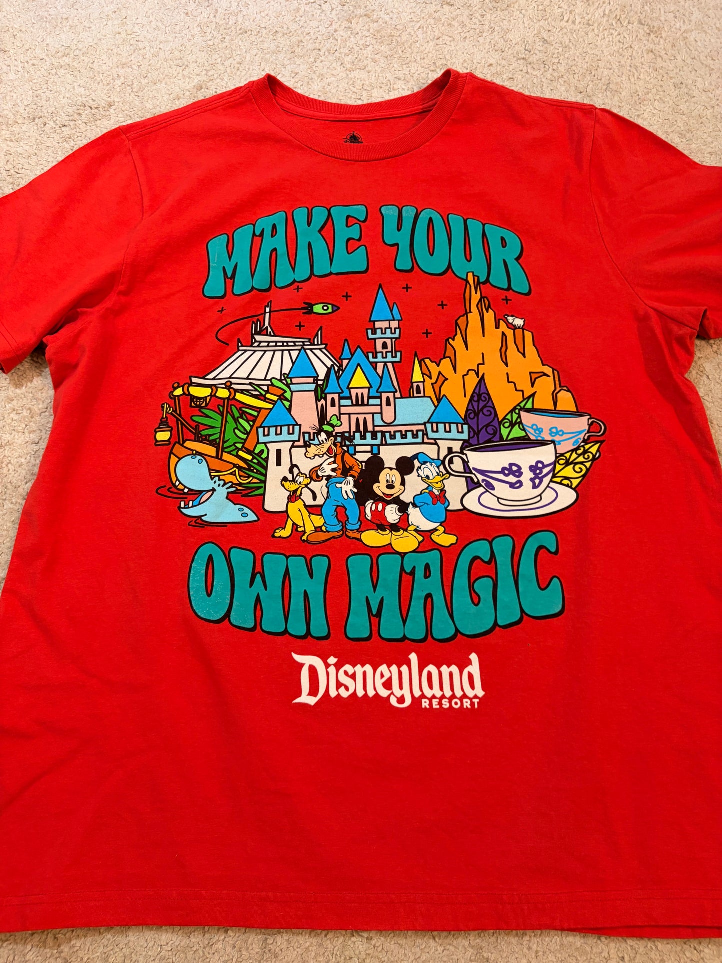 T-shirt Disneyland Resort « Make Your Own Magic » Rouge – Taille XL