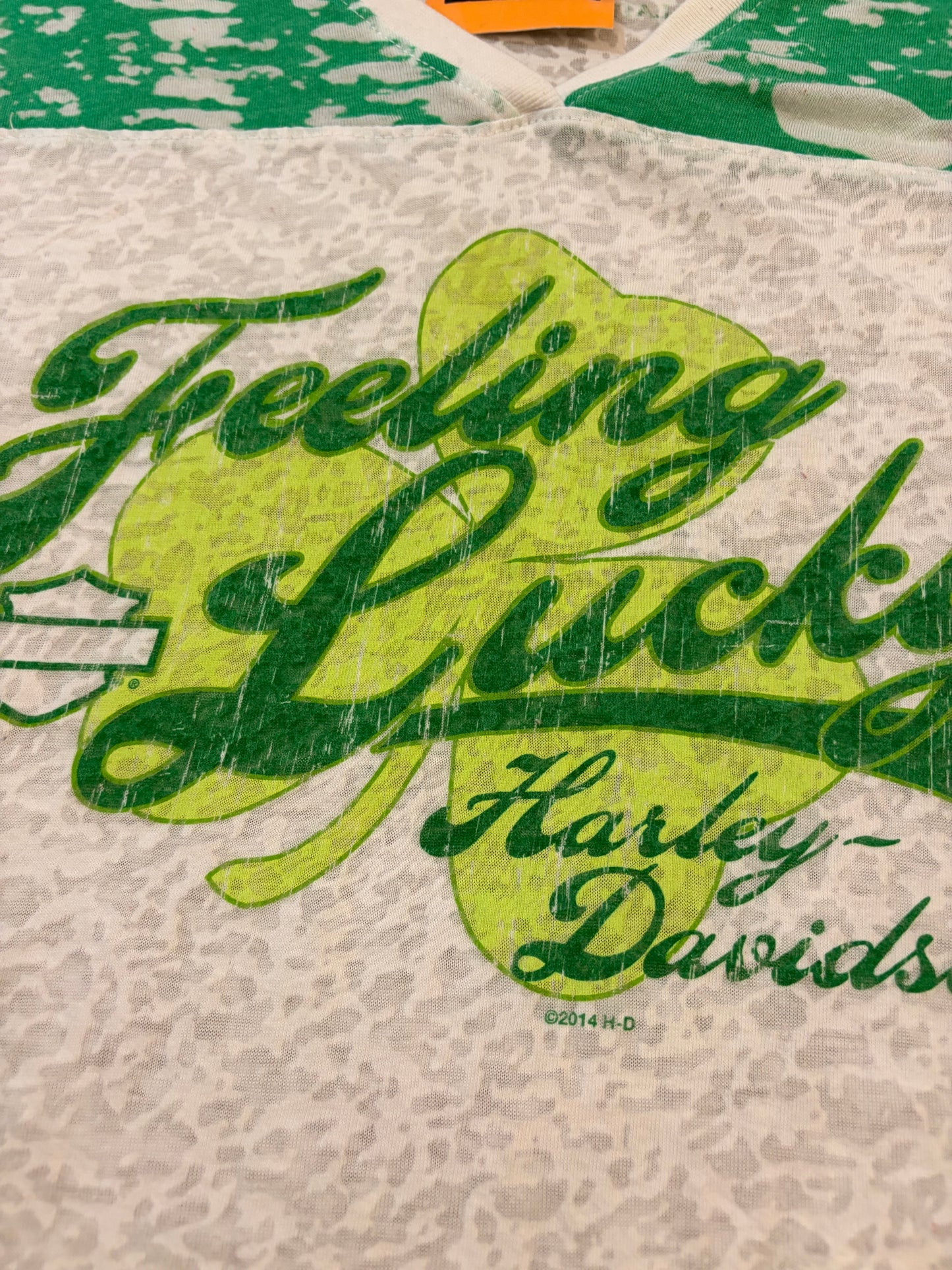 T-shirt Harley-Davidson « Feeling Lucky » Blanc/Vert – Neuf avec Étiquette – Femme – Taille 2XL