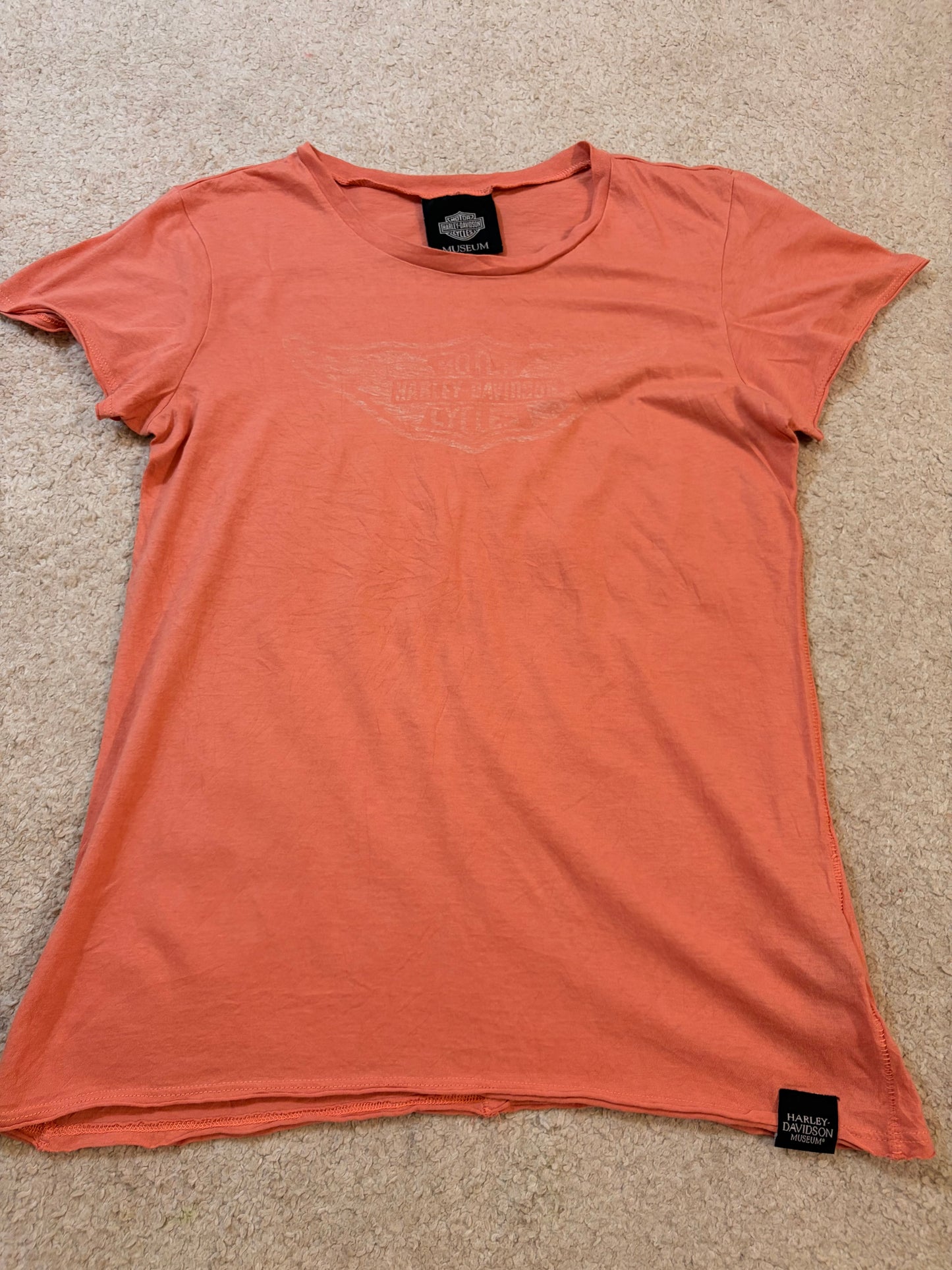 T-shirt Harley-Davidson Museum Corail/Orange Délavé – Femme – Taille S