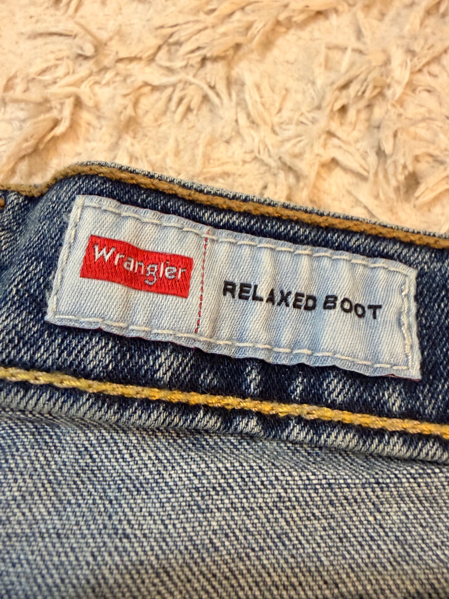 Jean Wrangler Premium Quality Relaxed Boot Bleu Délavé Coton Spandex W34/L34 (FR 44) – Homme – Très Bon état
