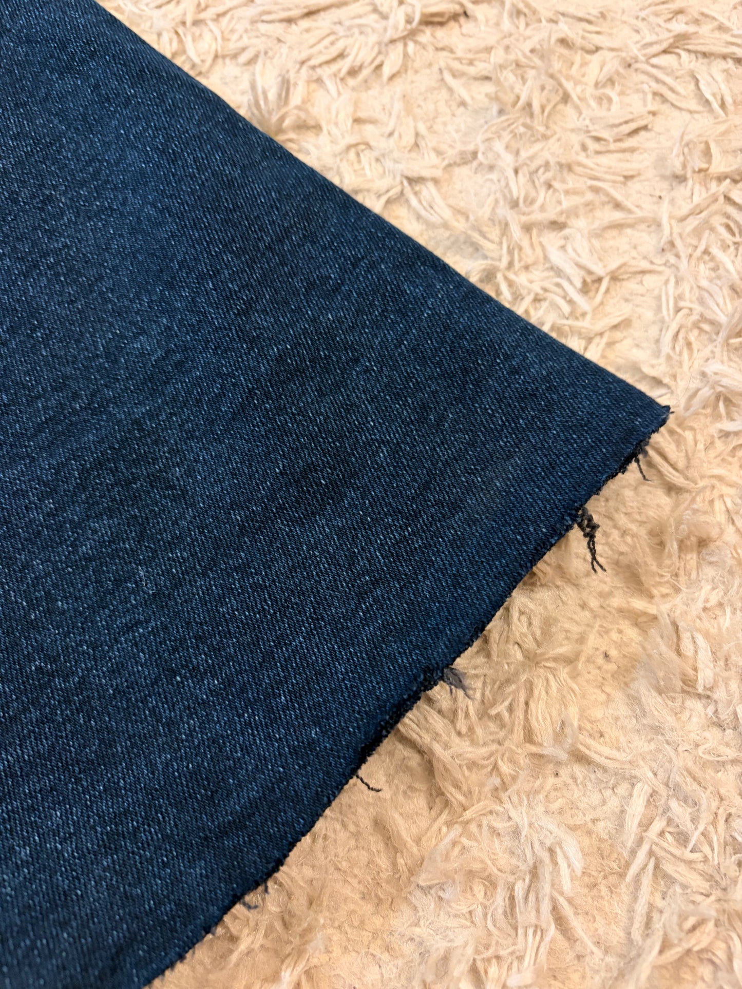 Jean Tommy Jeans Sylvia High Flare Bleu Foncé Brut W25/L32 98% Coton 2% Élasthanne Raw Hem Taille Haute – Femme