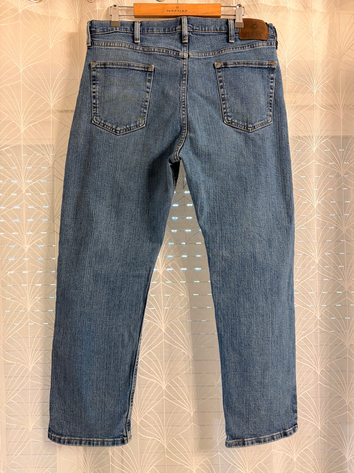 Jean Wrangler Authentics Regular Fit Bleu Stonewash W38/L29 99% Coton 1% Élasthanne Denim Stretch – Homme