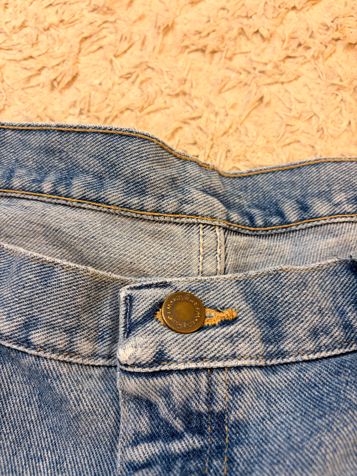 Jean Wrangler Rugged Wear Bleu Clair Délavé 100% Coton Regular Fit W40/L34 (FR 48-50 Grande Taille Longue) – Homme – Très Bon état