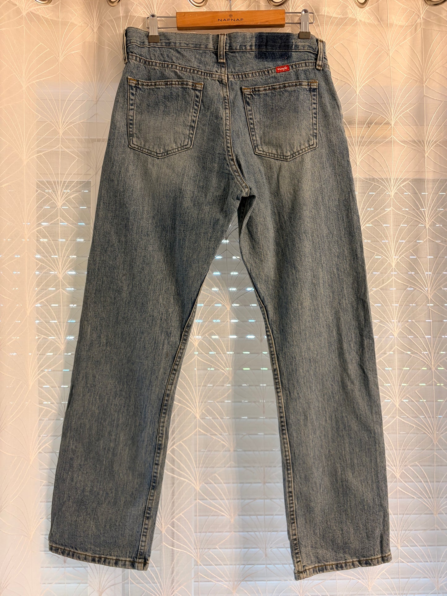 Jean Wrangler Vintage Droit Bleu Clair Délavé Shadow Patch 100% Coton – Homme – Taille W32/L30 (42)