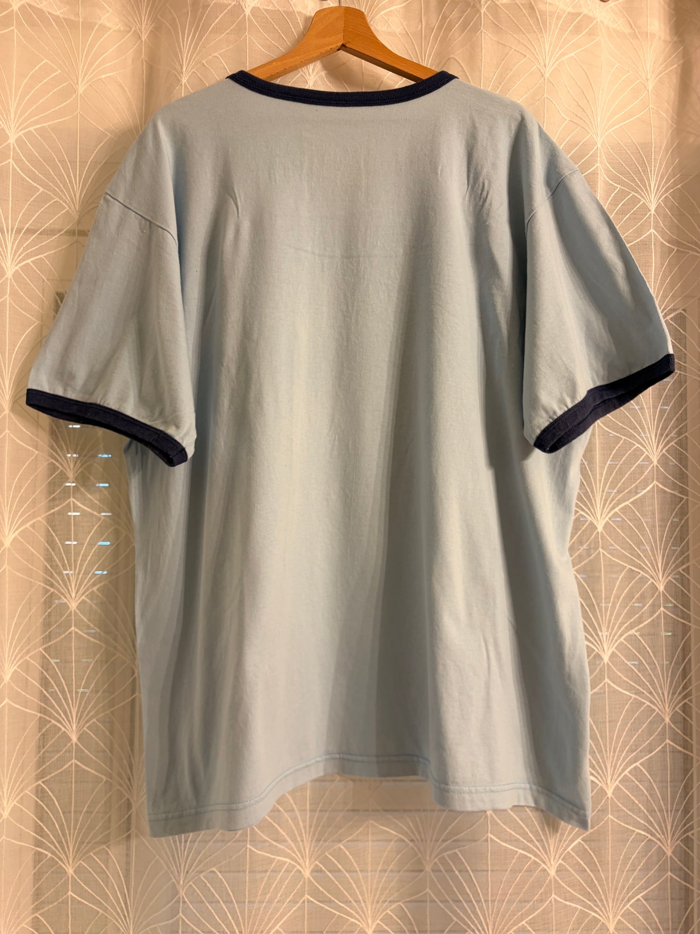 T-shirt Disney Ringer Bleu Ciel Mickey Mouse Croquis – Taille XXL | Seconde Main