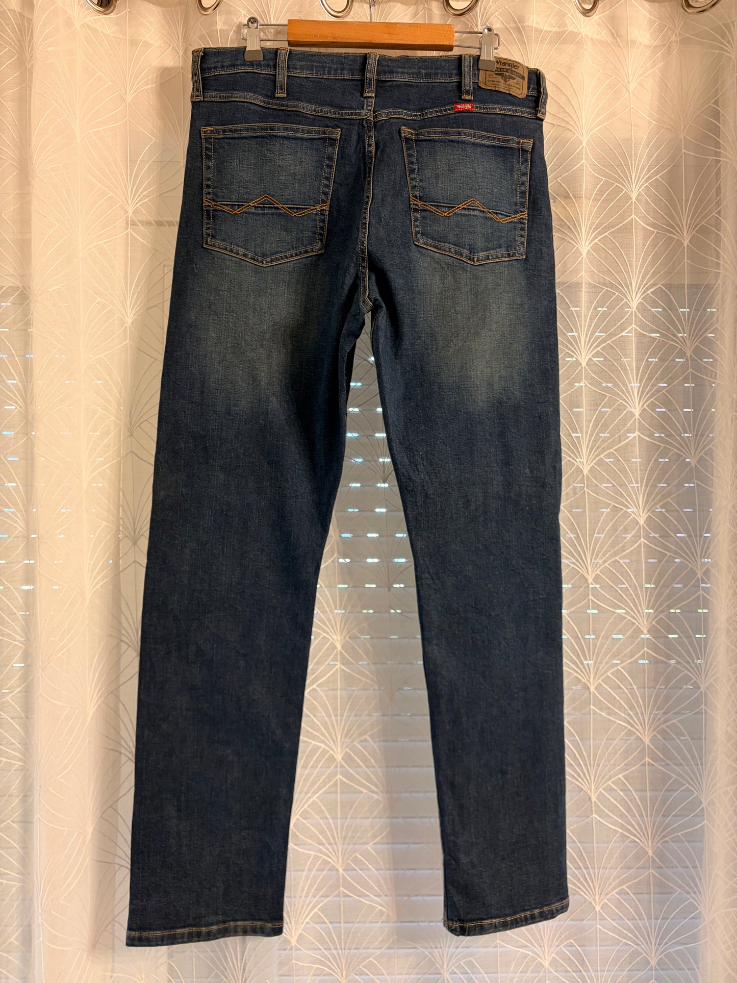 Jean Wrangler Premium Quality Bleu Foncé Stretch Regular Taper – Taille W34 L32 | Seconde Main