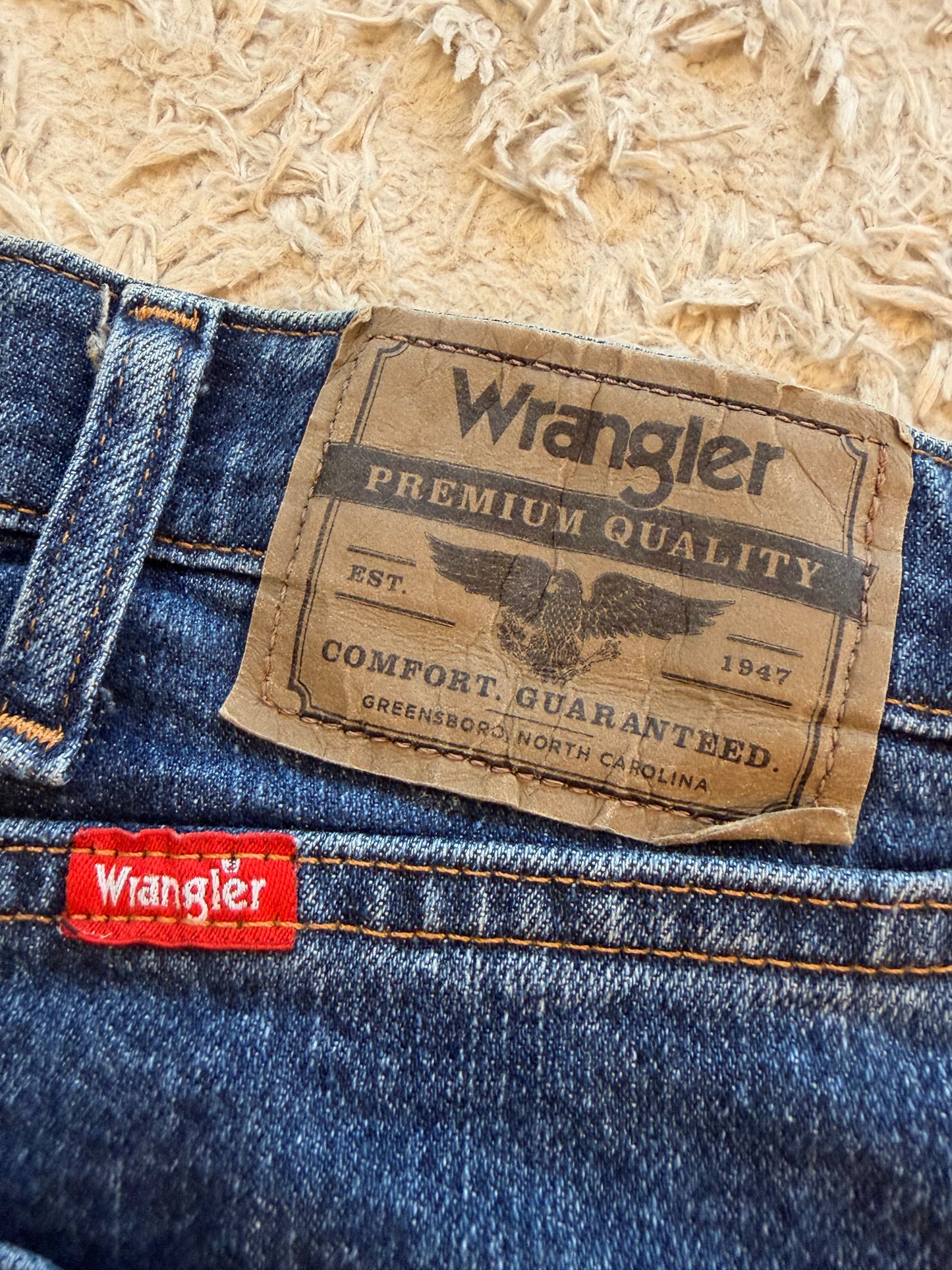 Jean Wrangler Authentics Regular Fit Comfort Flex Waistband Bleu Délavage Classique 88% Coton 10% Polyester 2% Spandex Ceinture Élastique W38/L30 – Homme – Taille 48