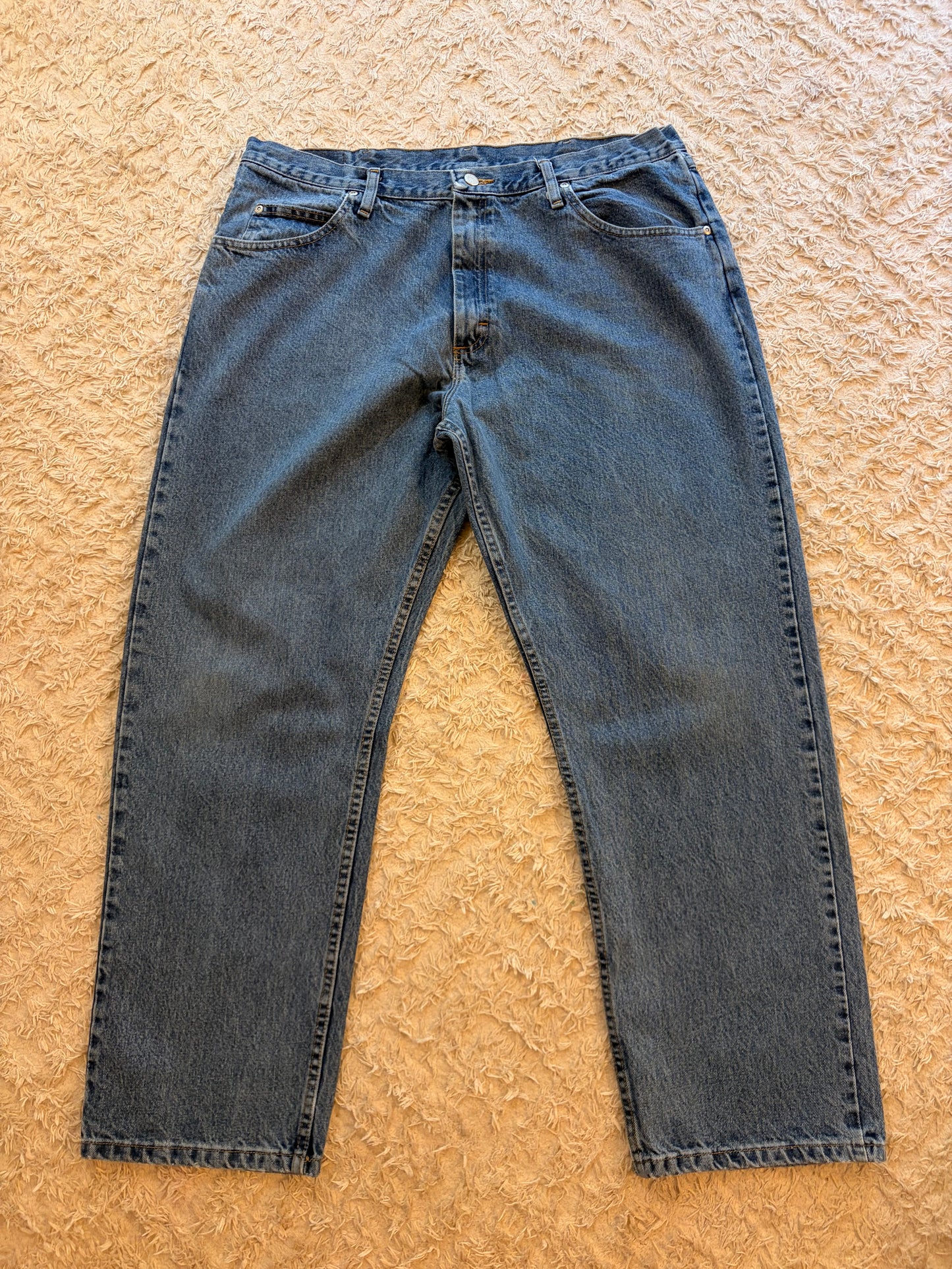 Jean Wrangler Authentic Relaxed Fit Bleu Moyen Délavé 100% Coton W38/L30 – Homme – Taille 48