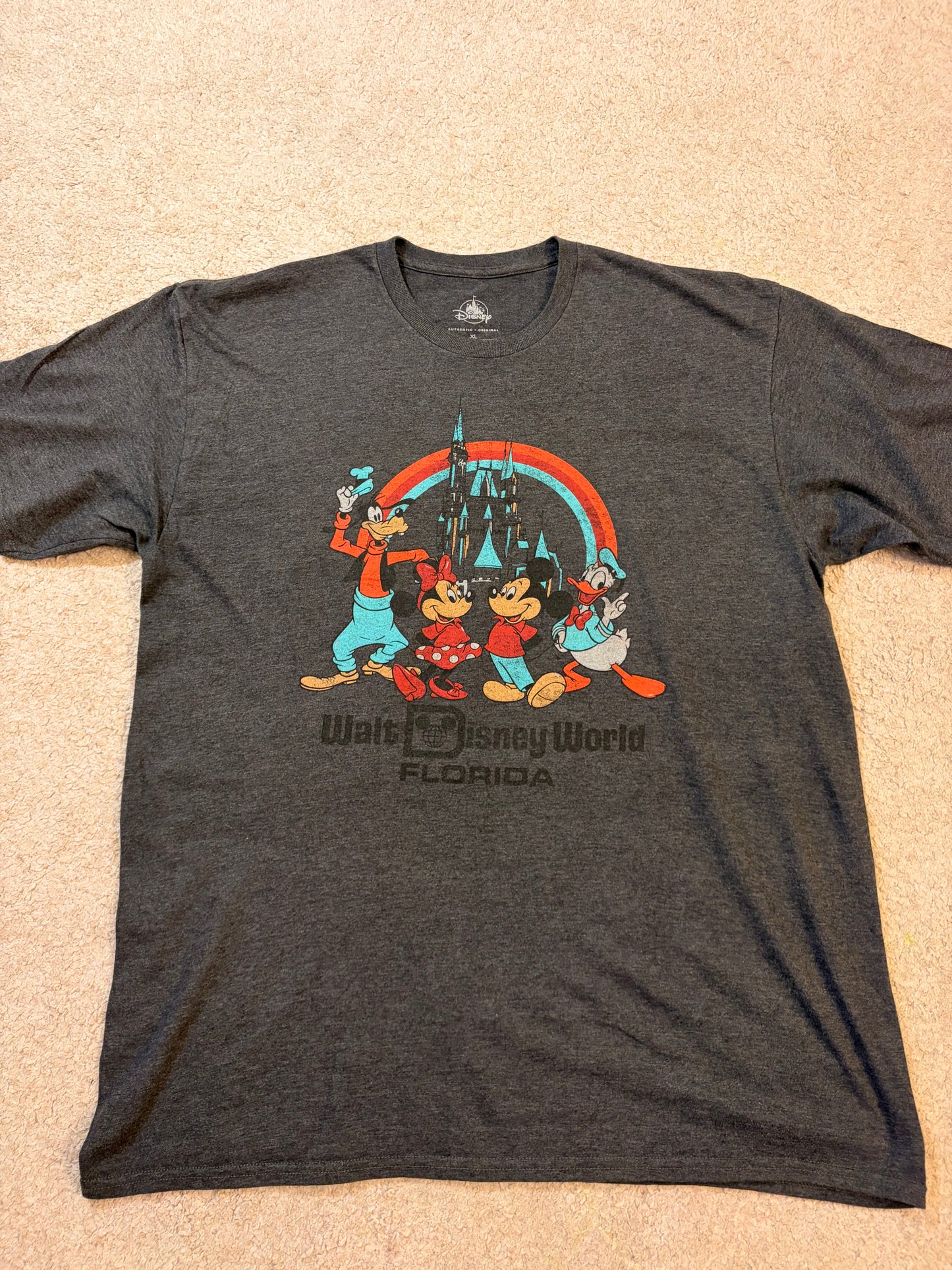 T-shirt Walt Disney World Florida Rétro Mickey & Friends Château Arc-en-Ciel Gris Anthracite – Mixte – Taille XL