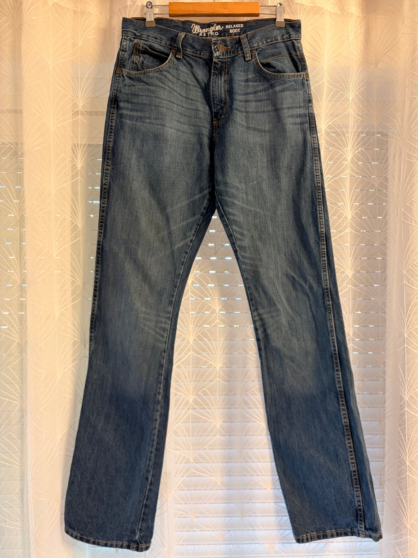 Jean Wrangler Retro Relaxed Bootcut Bleu Délavé Moyen 100% Coton W32/L38 Grande Taille Patch Cuir – Homme