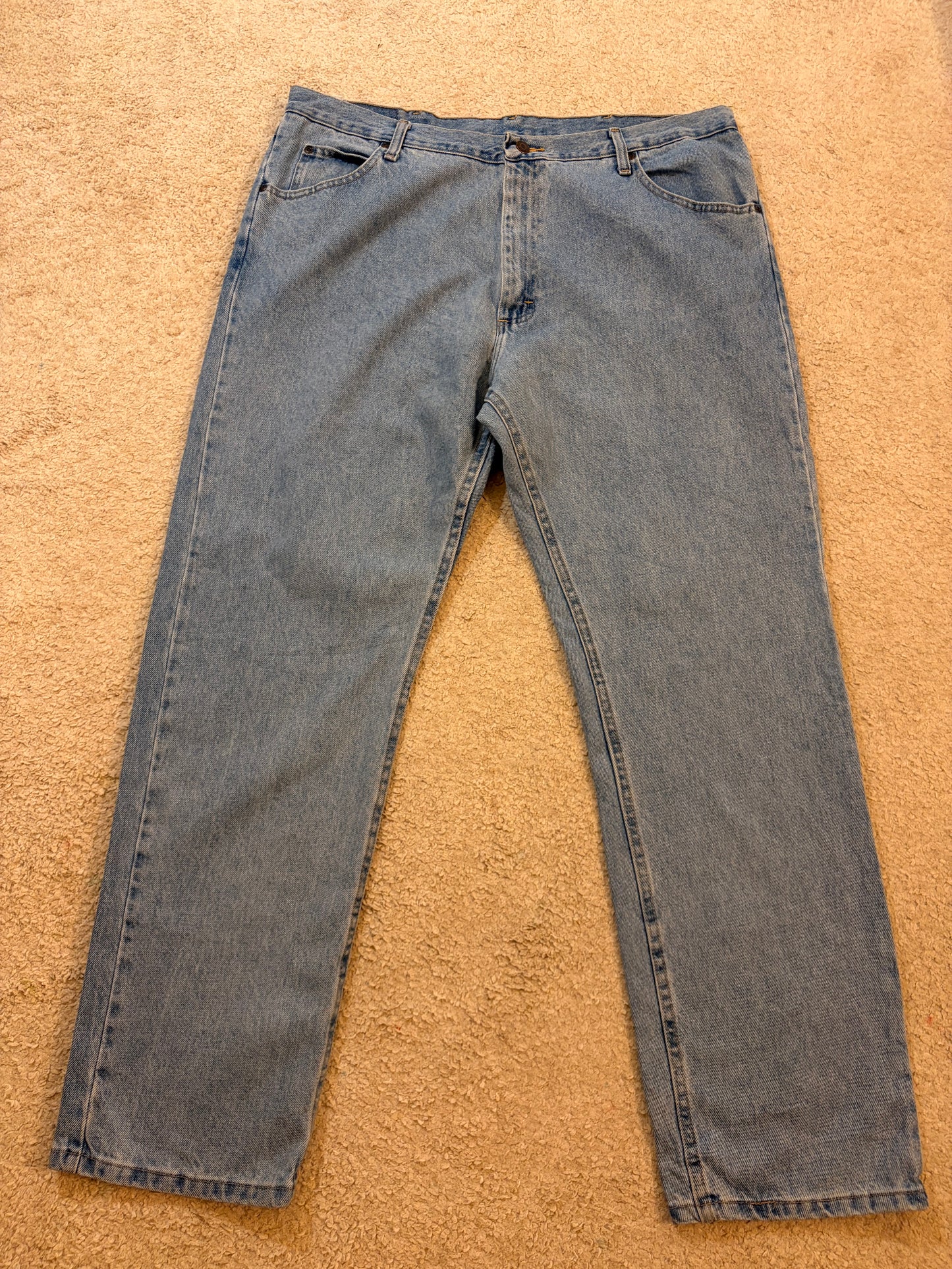 Jean Wrangler Premium Quality Bleu Clair Straight Fit 100% Coton – Taille W40 L32 | Seconde Main