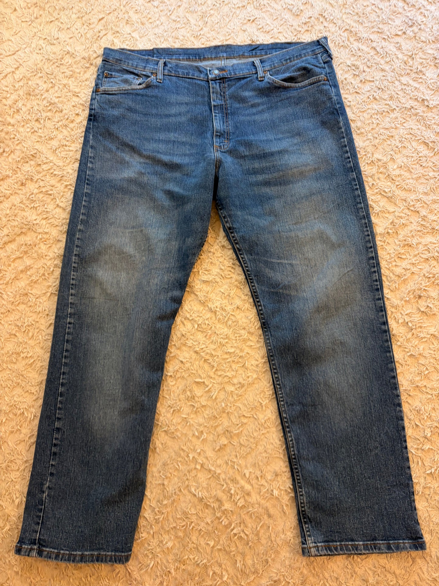 Jean Wrangler Premium Quality Comfort Guaranteed Bleu Moyen Délavage Naturel 86% Coton 12% Polyester 2% Élasthanne Regular Straight Made in Mexico W40/L30 – Homme – Taille 50