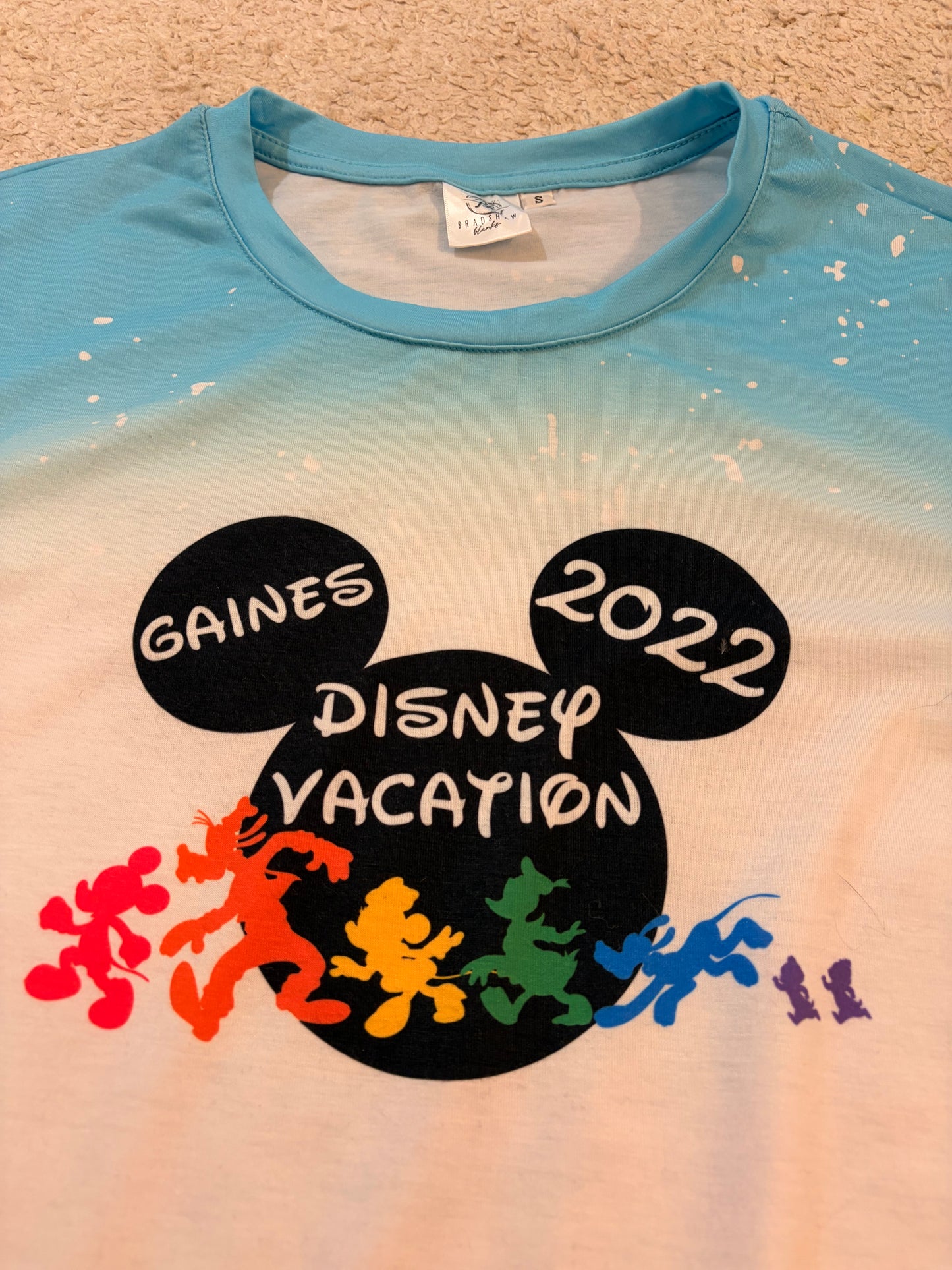 T-shirt Disney Vacation 2022 Bleu Blanc – Taille S | Seconde Main