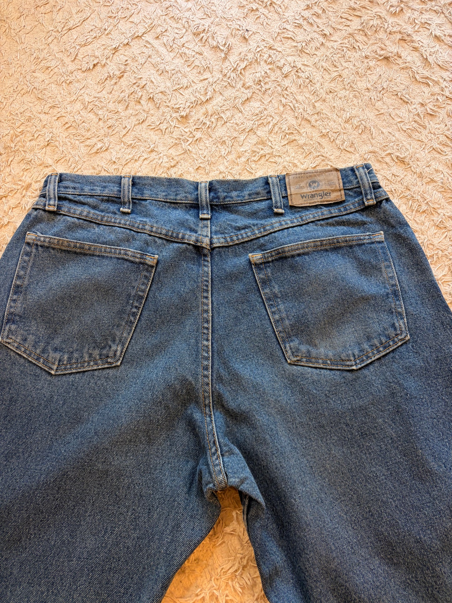 Jean Wrangler Premium Quality Relaxed Fit Bleu Stonewash 100% Coton – Homme – Taille W35/L32