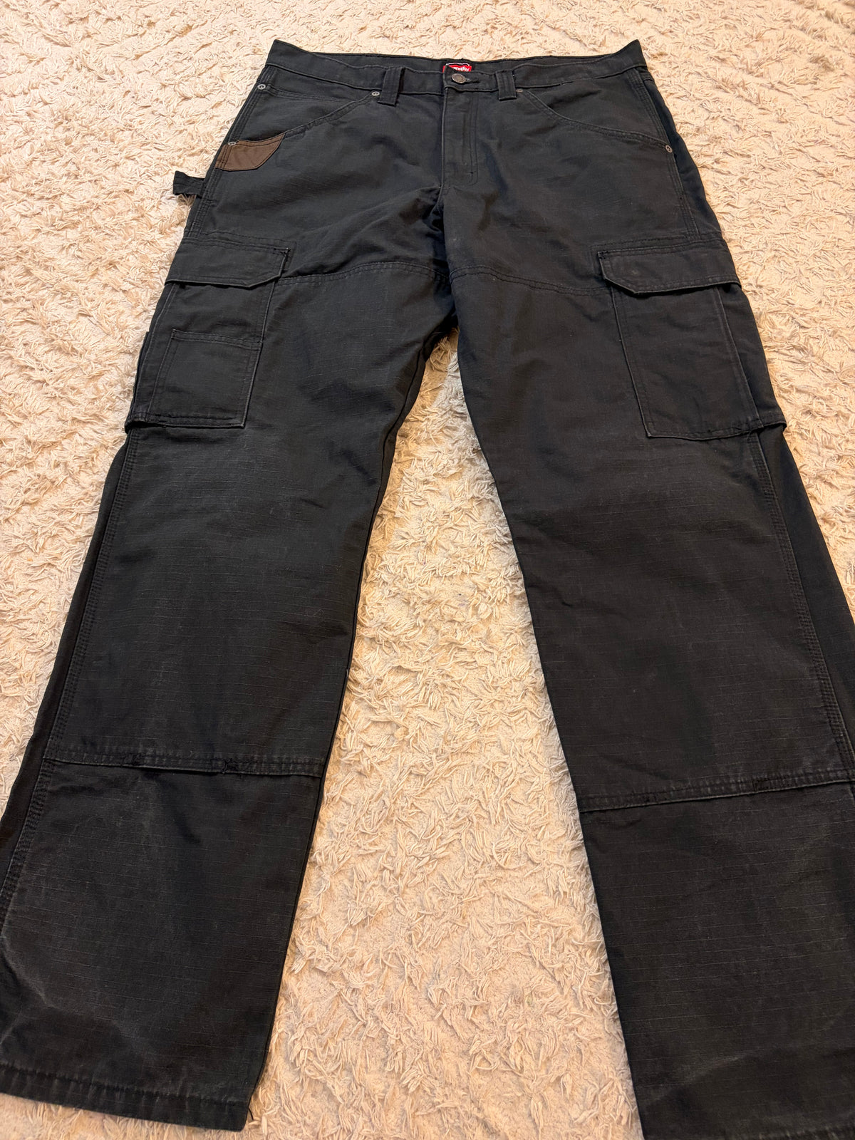 Pantalon Cargo Wrangler RIGGS Workwear 100% Coton Ripstop Noir W34/L32 (FR 44) – Homme – Très Bon état
