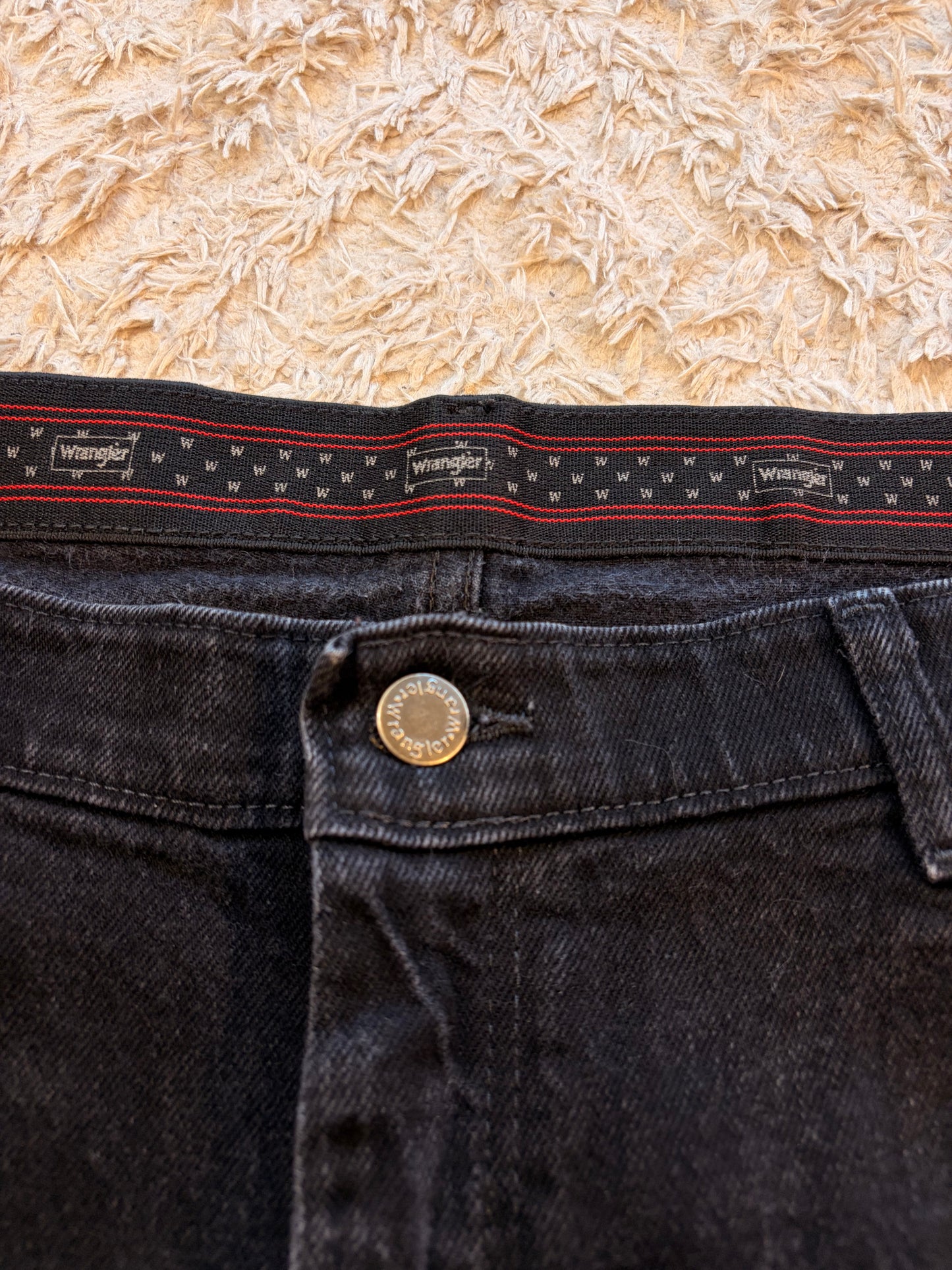 Jean Wrangler Hero Authentic Straight Comfort Flex Noir Délavé Anthracite Faded Black 99% Coton Ceinture Élastiquée Intérieure W40/L30 Made in Mexico – Homme – Taille 50