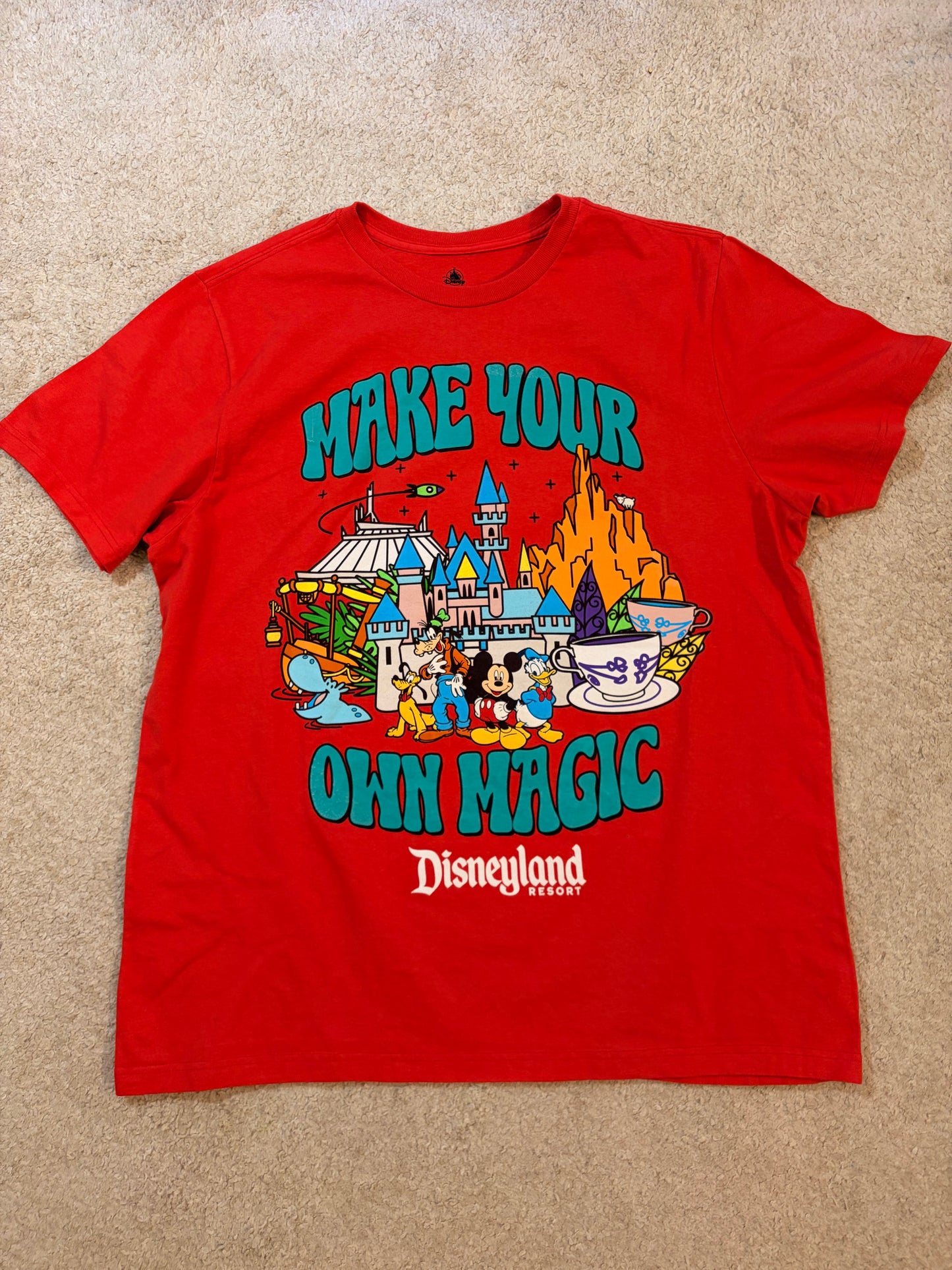 T-shirt Disneyland Resort « Make Your Own Magic » Rouge – Taille XL