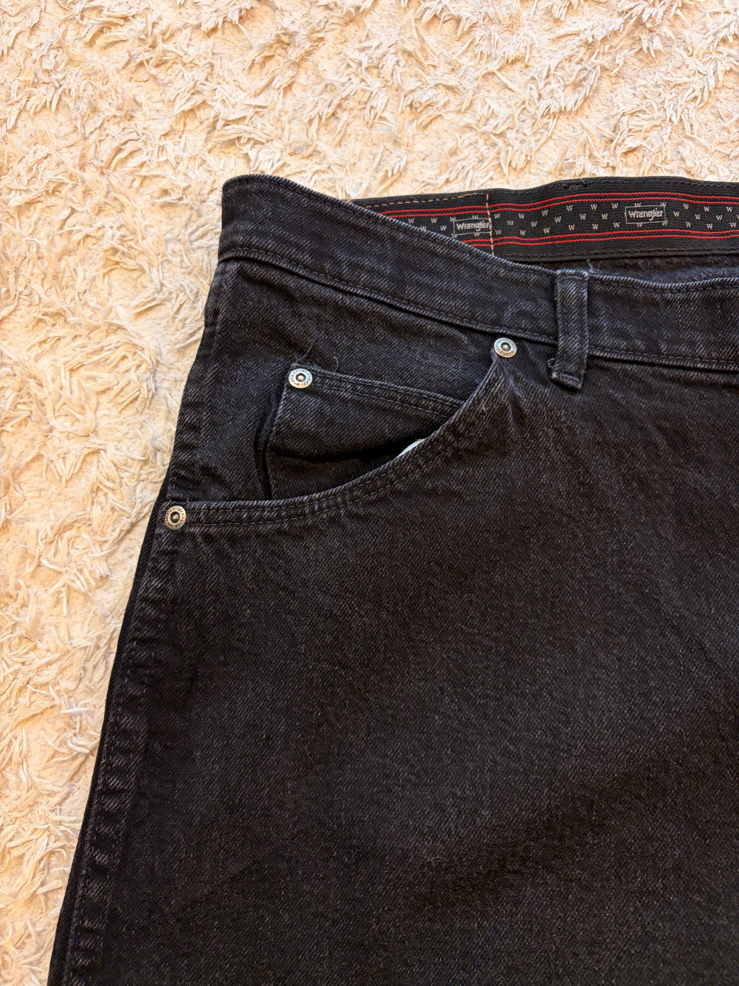 Jean Wrangler Hero Authentic Straight Comfort Flex Noir Délavé Anthracite Faded Black 99% Coton Ceinture Élastiquée Intérieure W40/L30 Made in Mexico – Homme – Taille 50