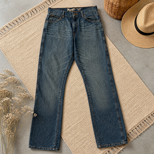 Jean Wrangler Retro Relaxed Bootcut bleu denim délavé moyen 100% coton W32/L38 grande taille patch cuir – Homme | Mode Seconde

