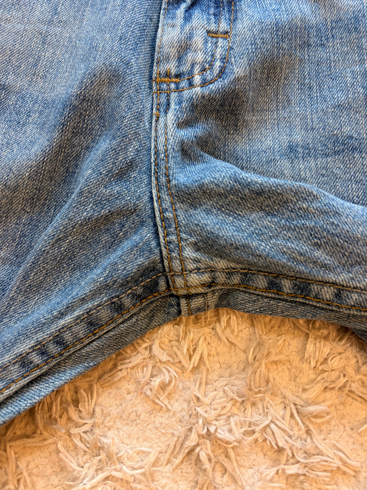 Jean Wrangler Vintage Droit Bleu Clair Délavé Shadow Patch 100% Coton – Homme – Taille W32/L30 (42)