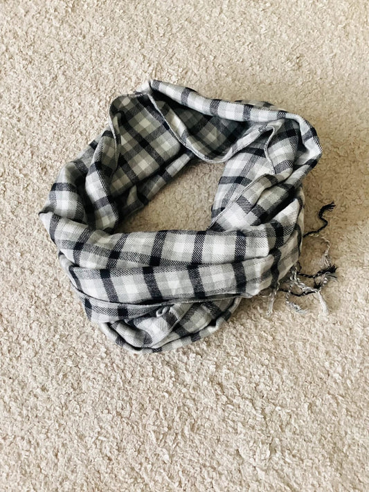 Écharpe Coveri Collection - Élégance en Viscose 🖤