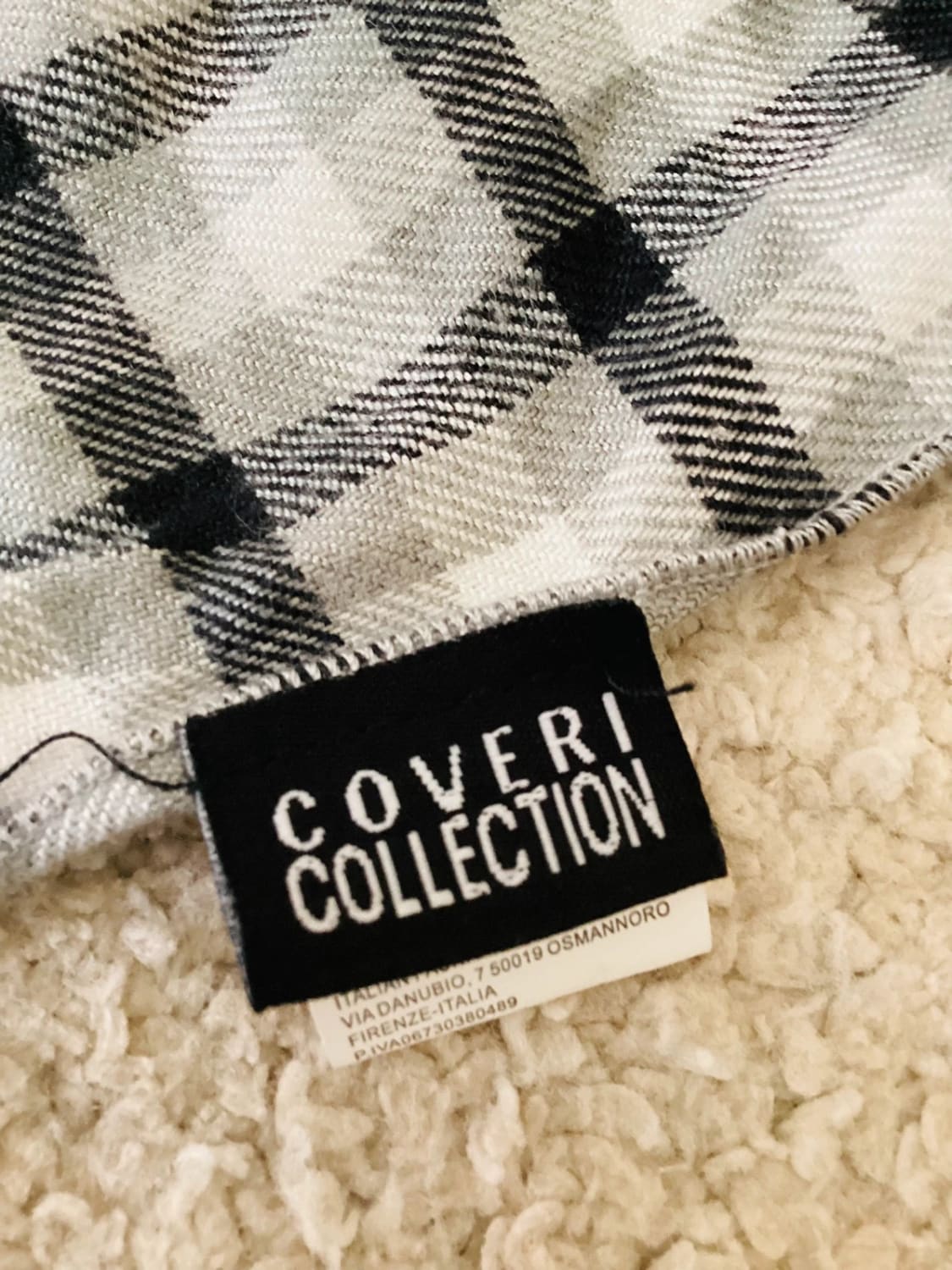 Écharpe Coveri Collection - Élégance en Viscose 🖤