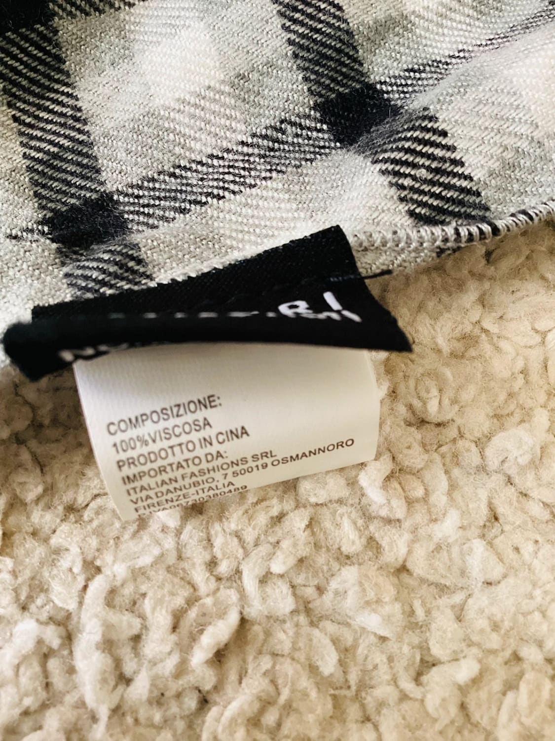 Écharpe Coveri Collection - Élégance en Viscose 🖤