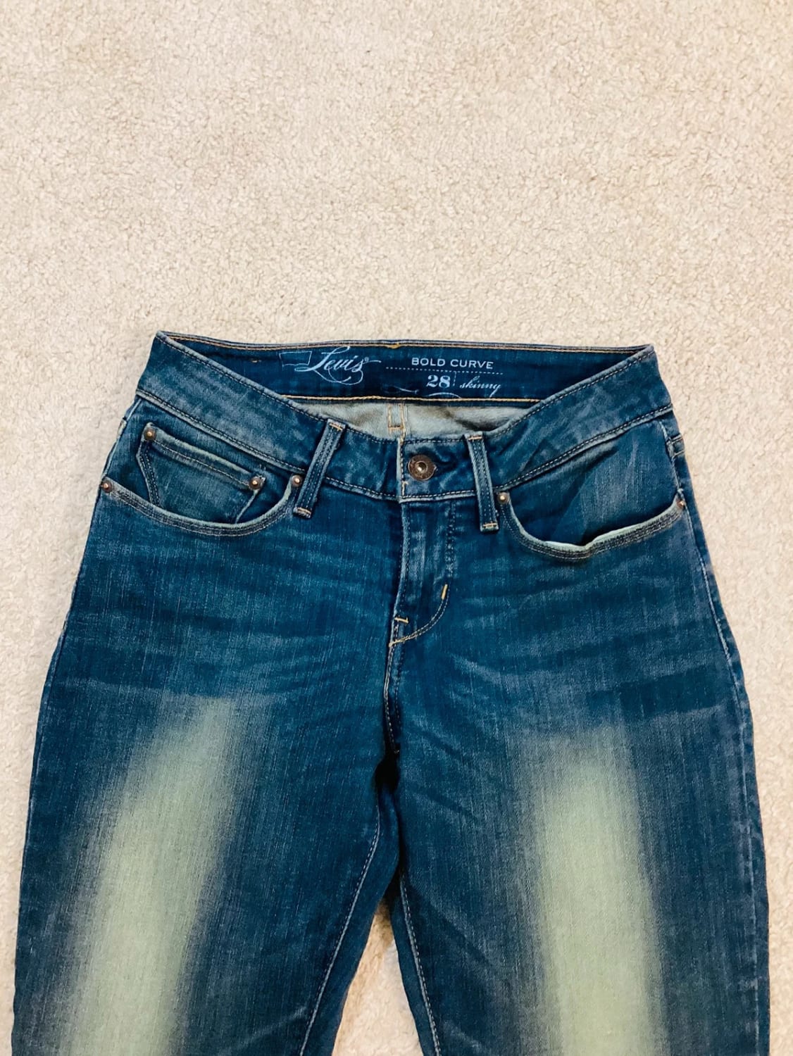 Jeans Levi’s W28L30 en Très Bon État 👖