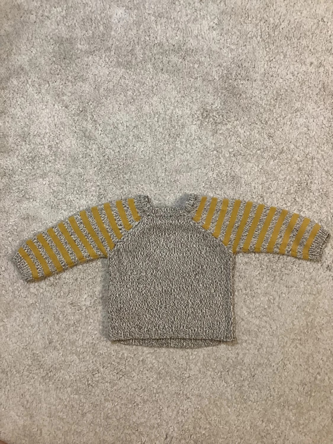Sweat Du Pareil au Même 9 Mois en Très Bon État