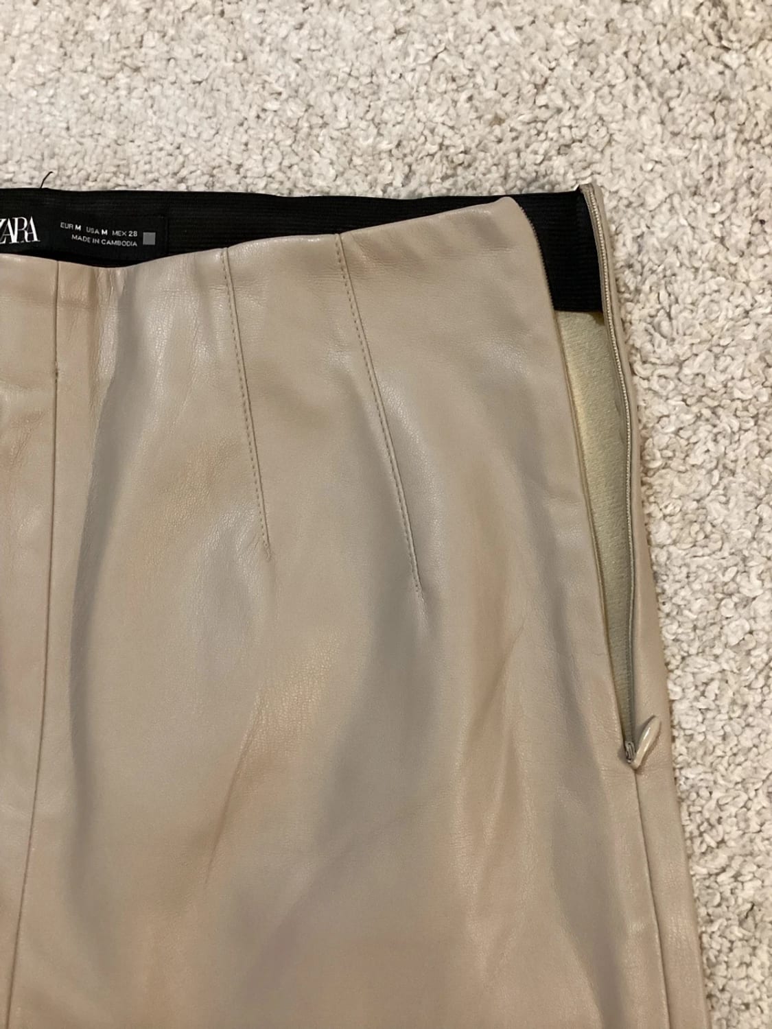 Pantalon Zara M en Très Bon État 🌞