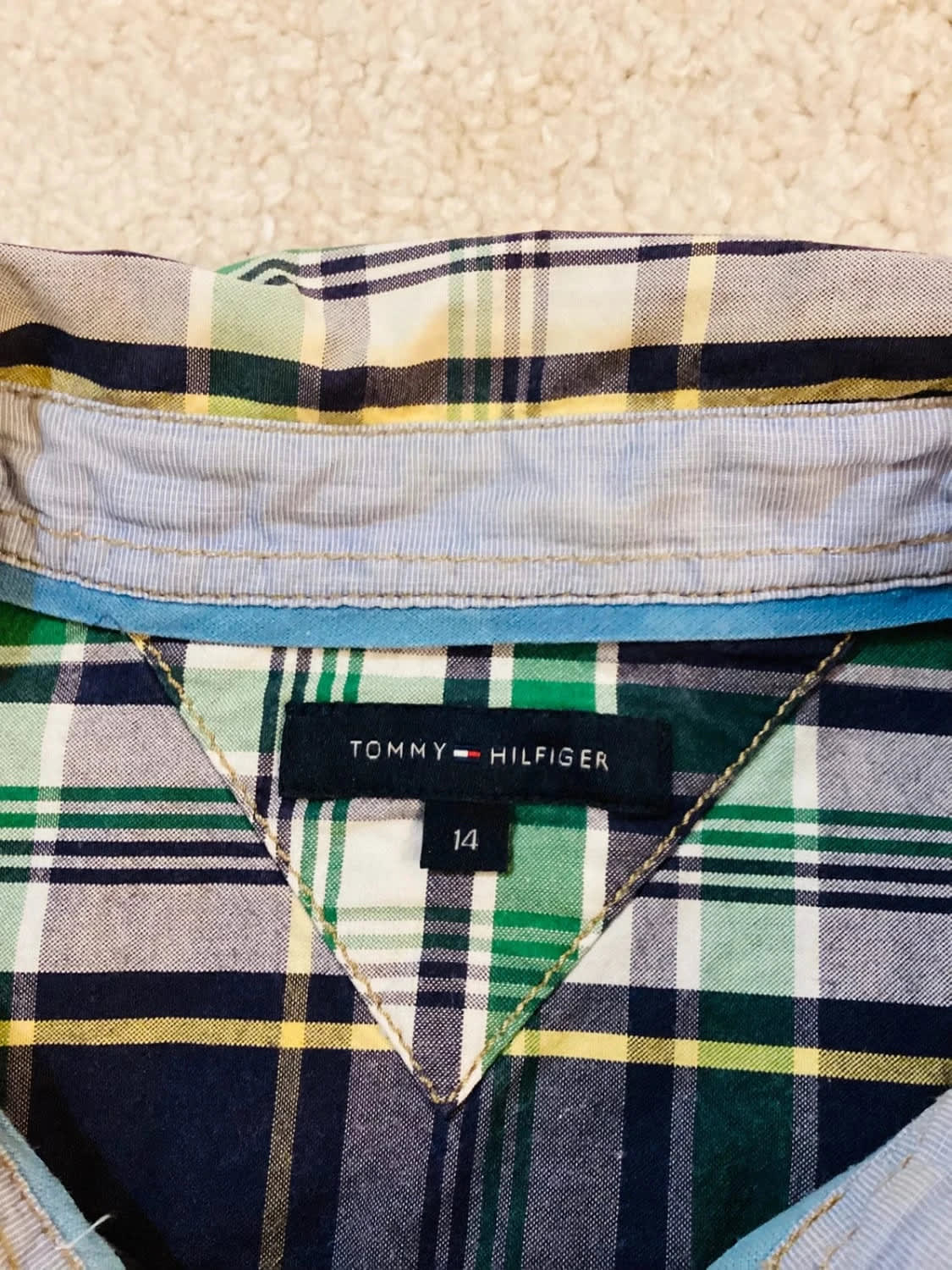 Camisa Tommy Hilfiger 14 en Muy Buen Estado 💚