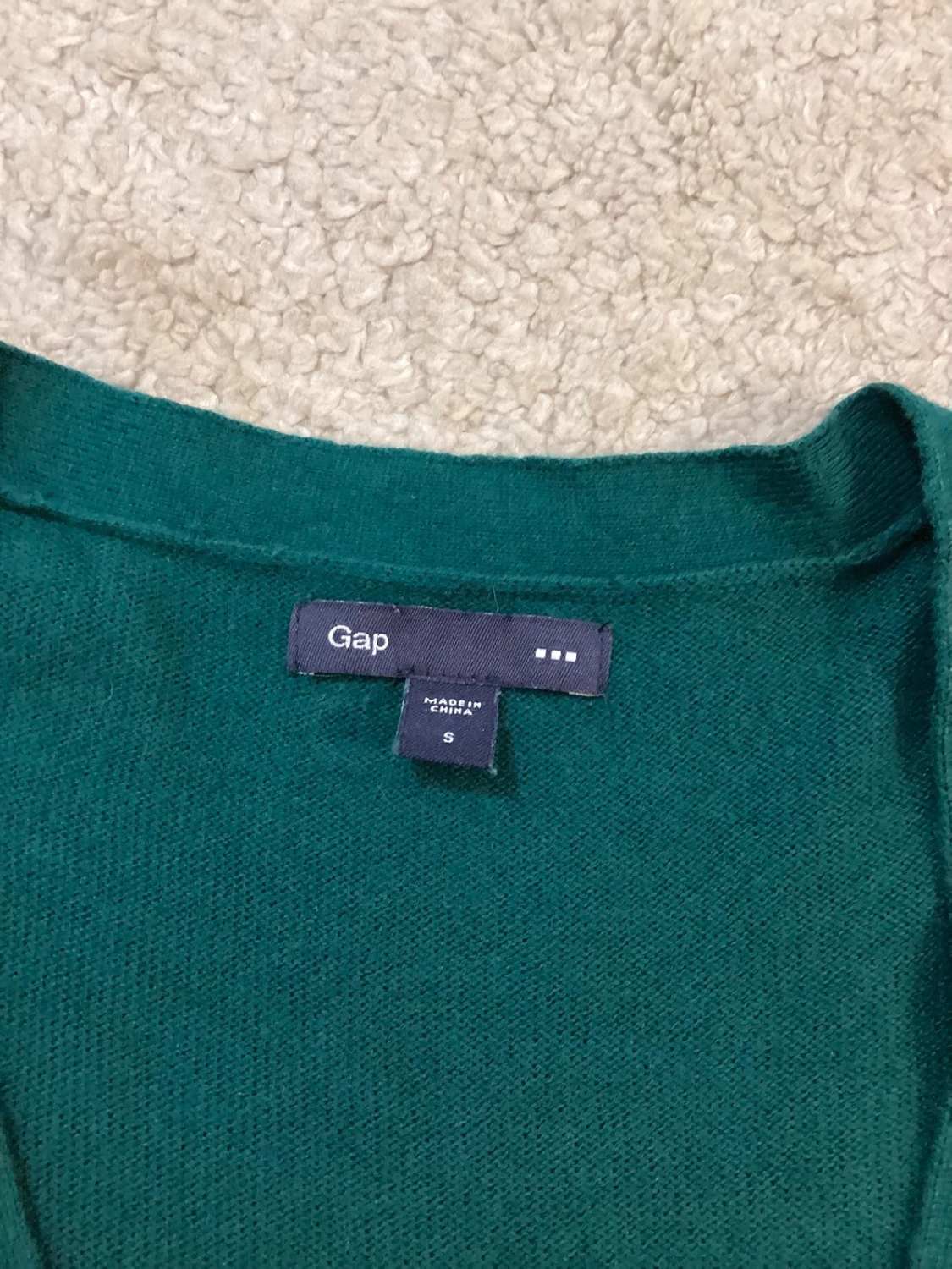 💚 Cardigan Gap Femme Col V - Vert Foncé - Taille S