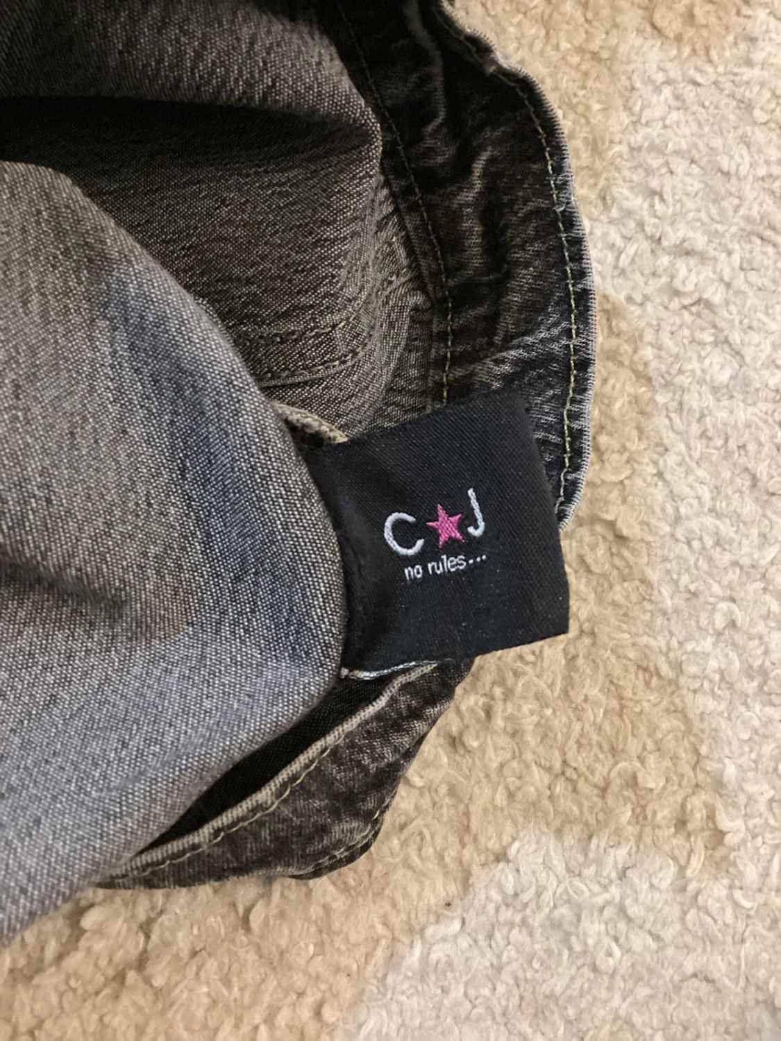 Veste en Jean Courte Cintrée Crissa Jeans Gris Délavé Vertical Contrasté Coton Élasthanne Boutons Étoilés Surpiqûres Oranges Style Y2K Cropped – Taille S