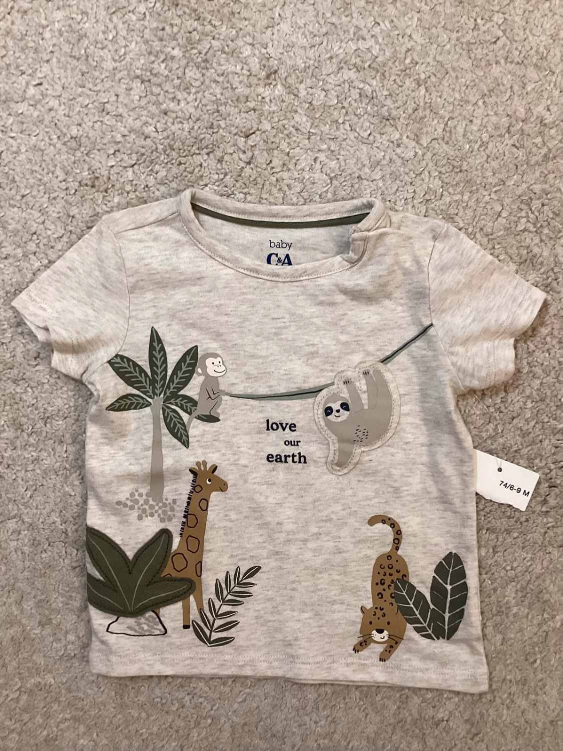 👕 T-shirt C&A Baby - Beige - 6-9 Mois - NEUF avec étiquette - Garçon