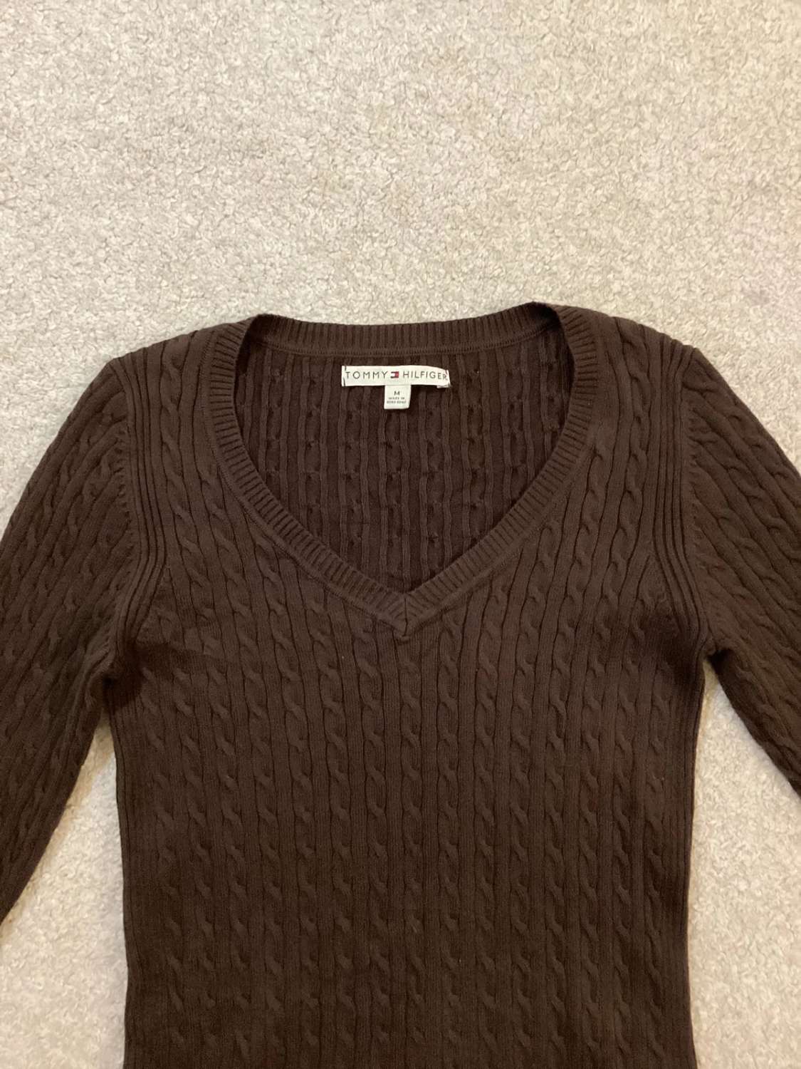 Pull Torsá Col V Tommy Hilfiger Marron Chocolat Maille Cable Knit – Femme – Taille M