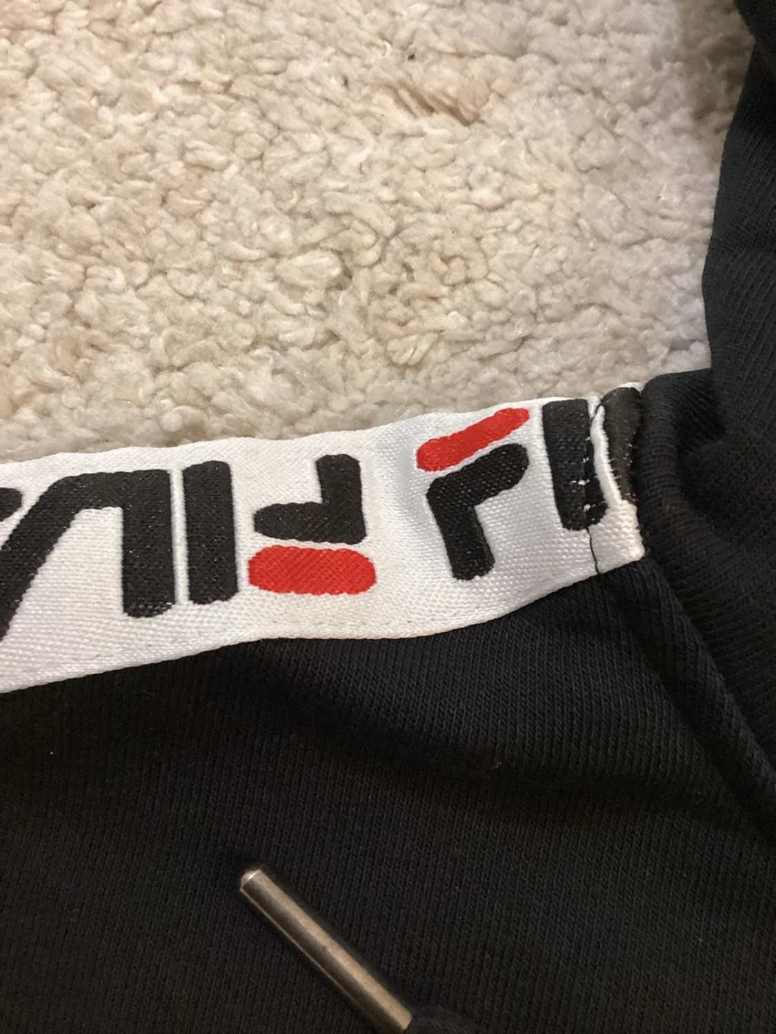 🖤 Pull à Capuche Fila - Noir - Taille S