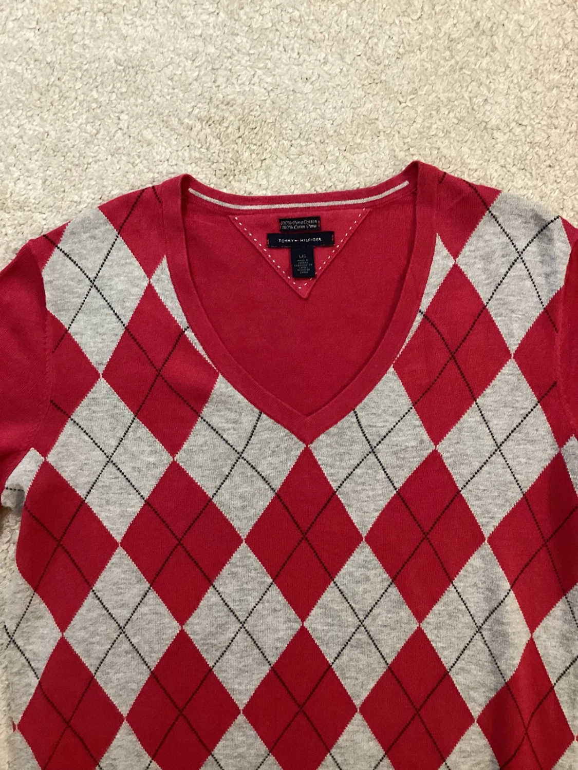 Pull Col V Tommy Hilfiger Losanges Argyle Rouge/Gris Coton Pima – Femme – Taille L