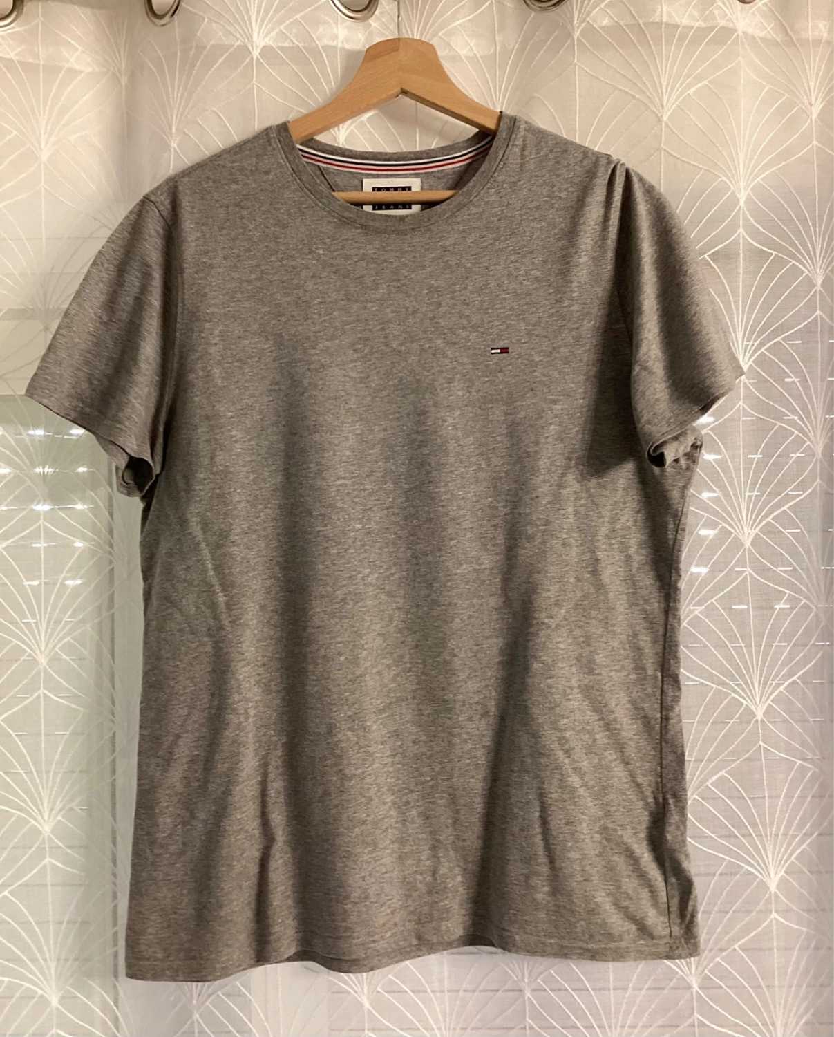 🐘 T-shirt Tommy Jeans Femme - Gris - Taille M